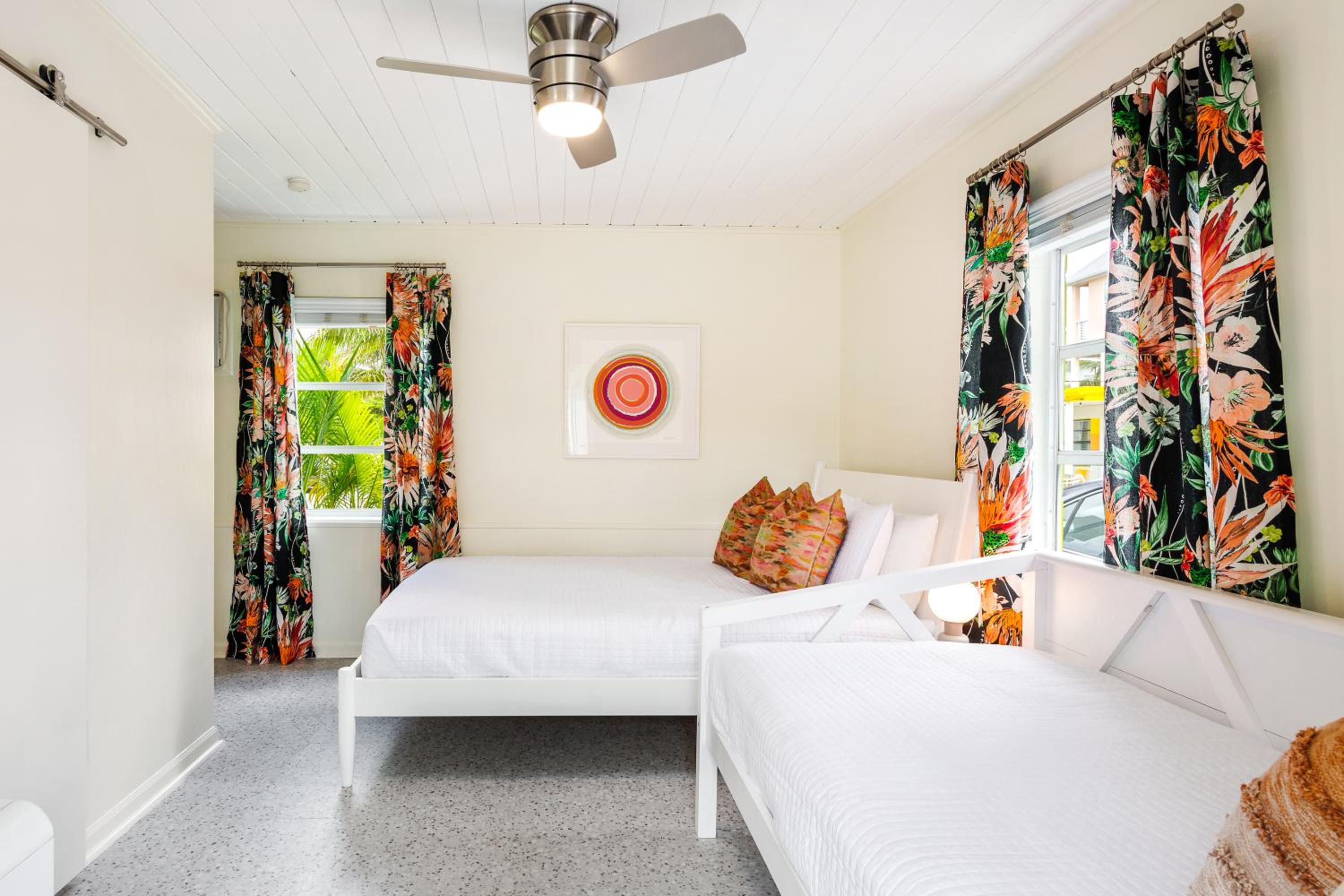 Sunset Inn and Cottages