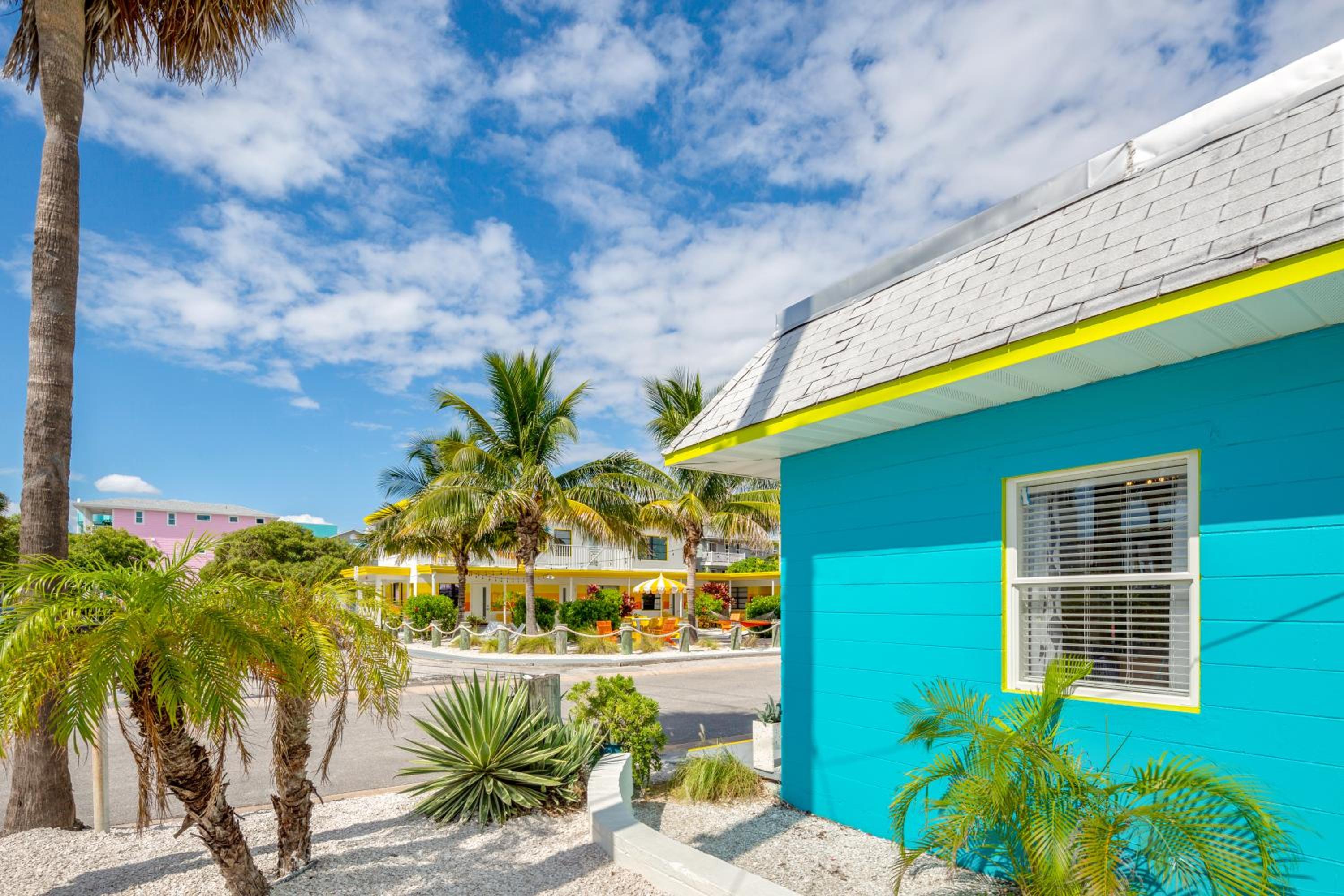 Sunset Inn and Cottages