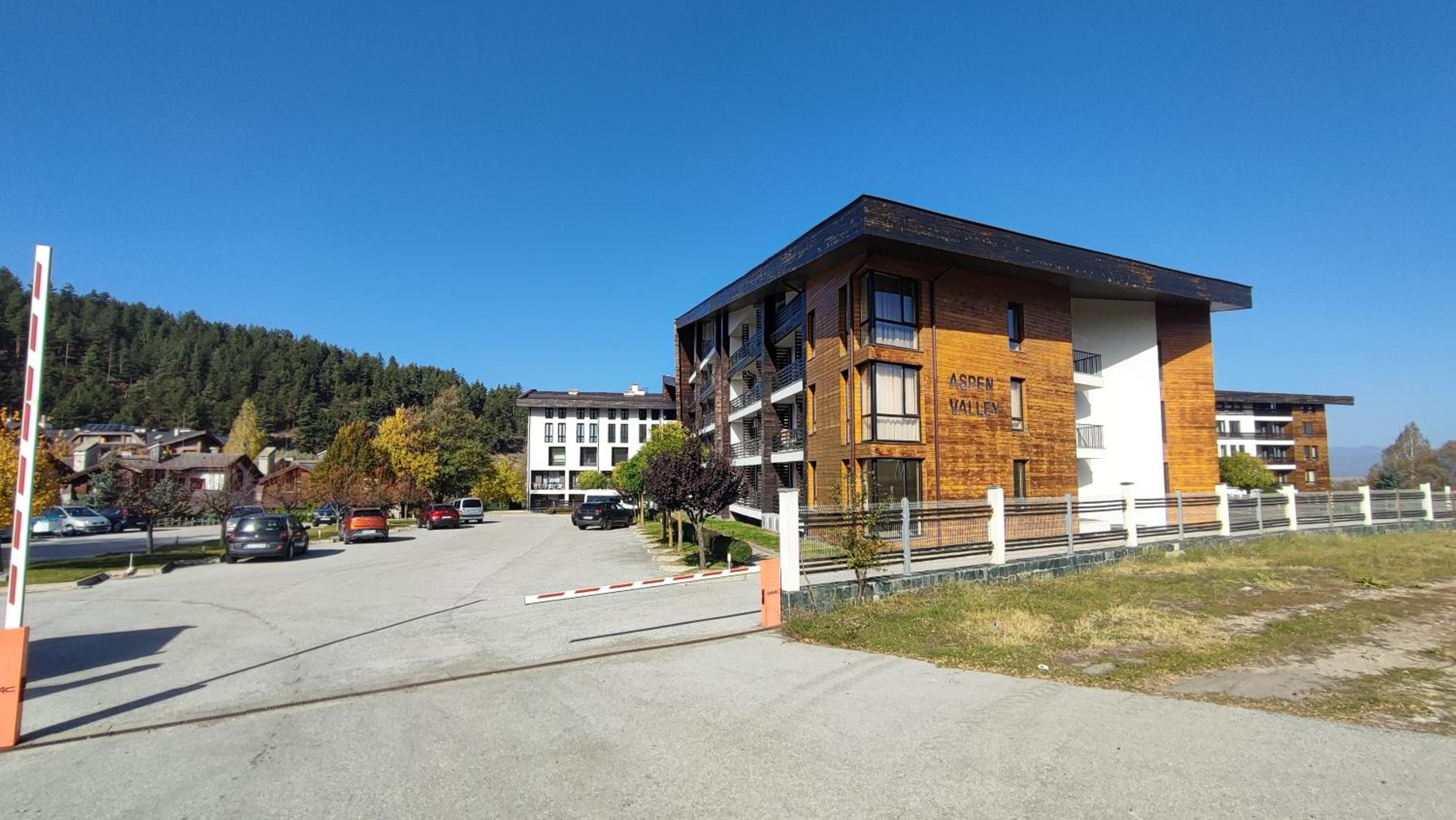 Aspen Valley Studio Apartment view 4