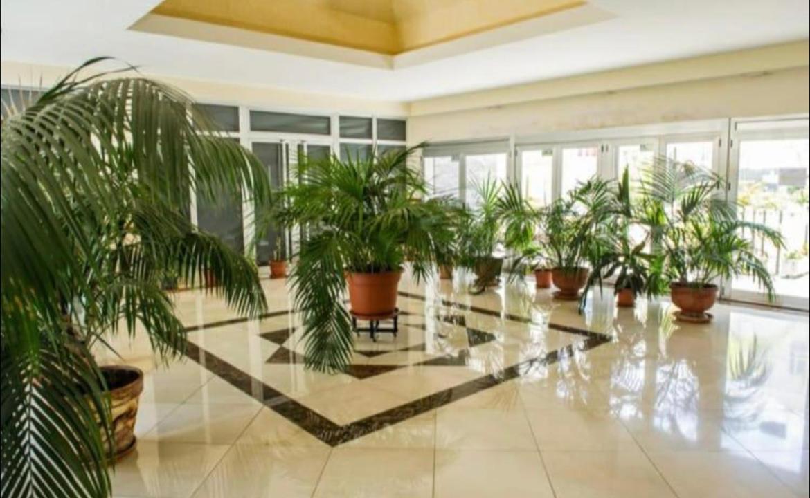 Precioso apartamento en residencial con piscina cerca de la playa