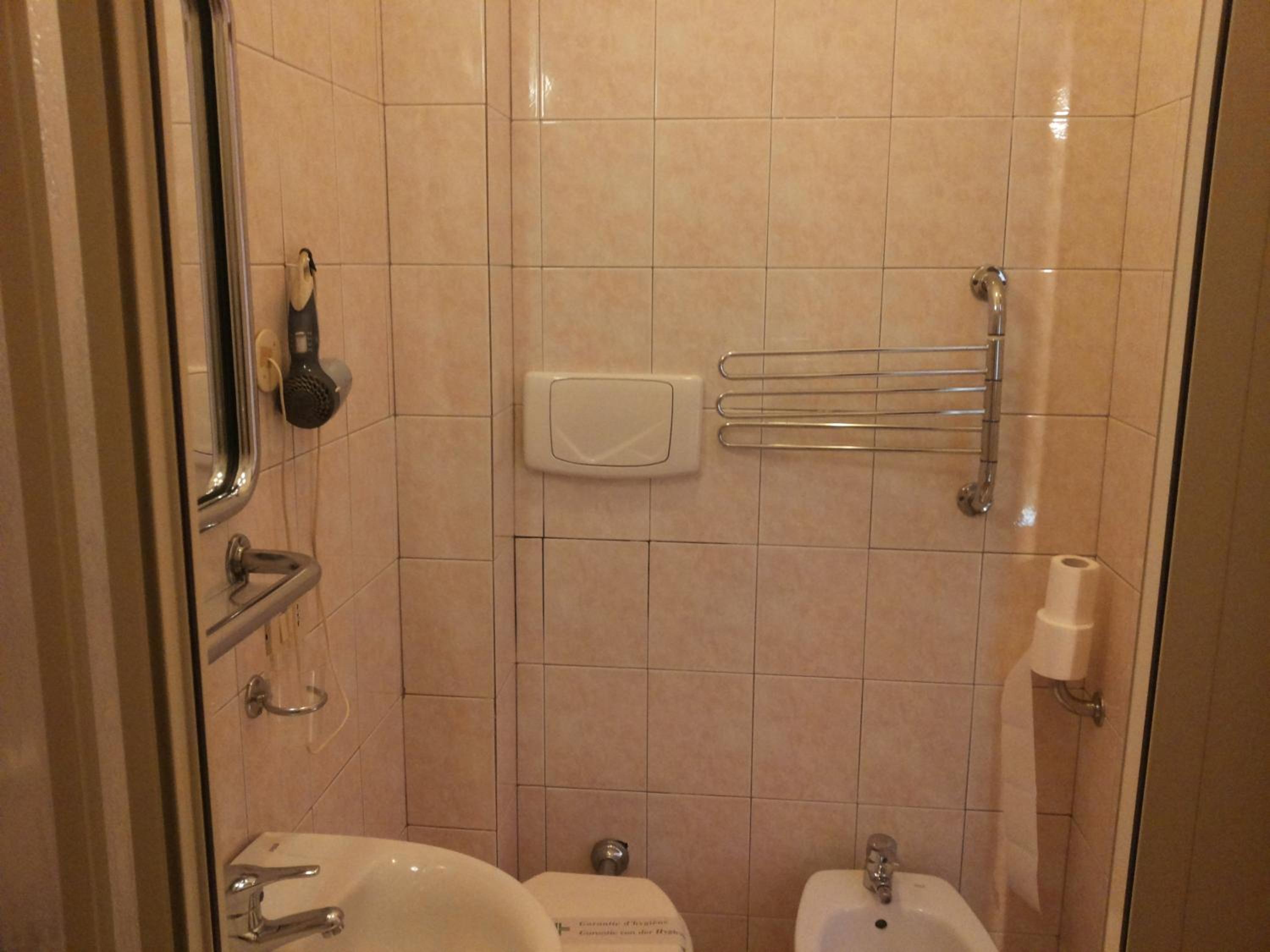 Hotel Le Querce en Milan — bathroom