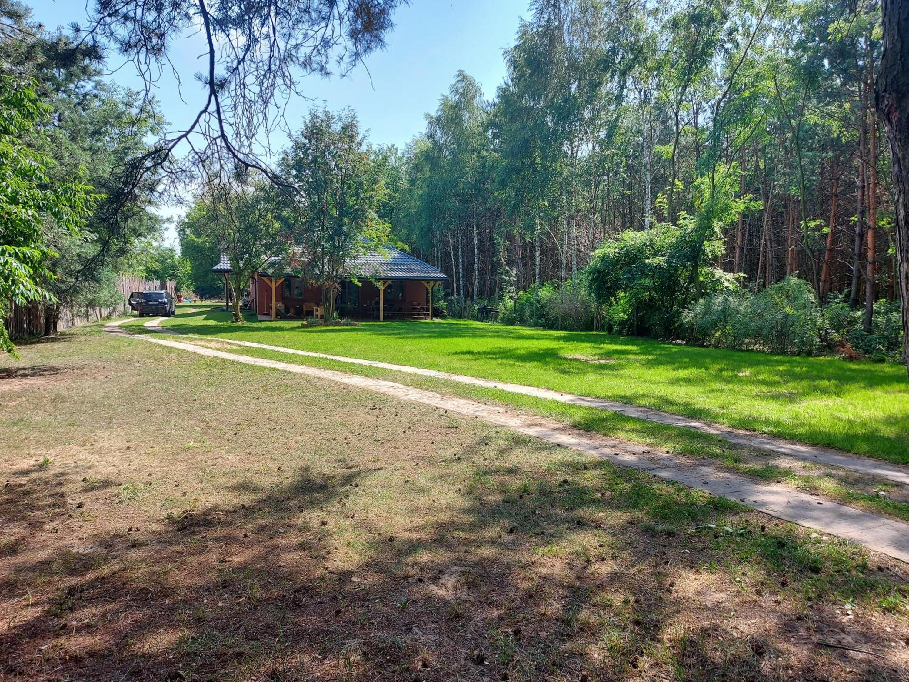 Hotel Dom Imprezowy Z Noclegami Dziecinow