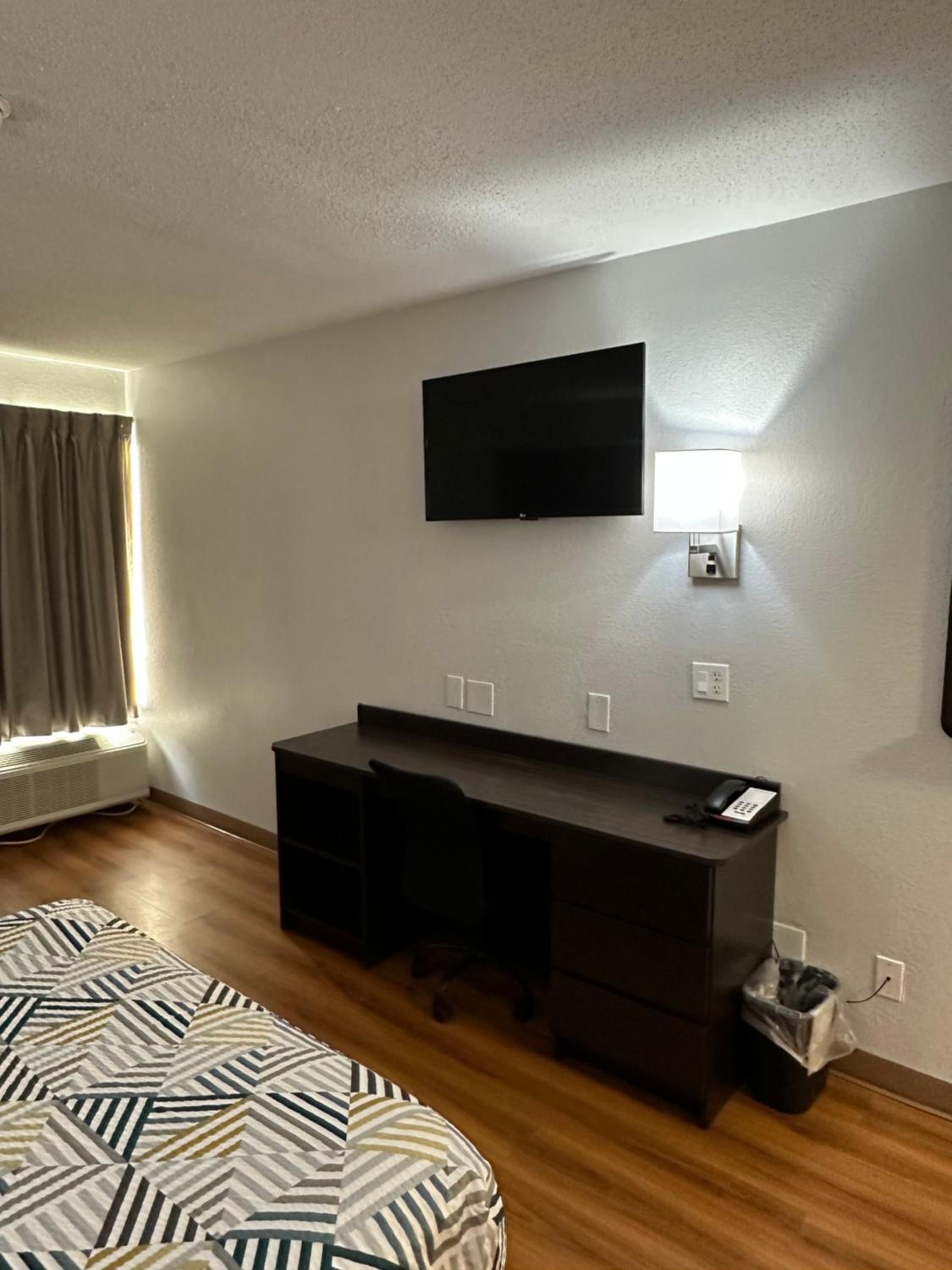 Motel 6-Greensboro, NC - Airport