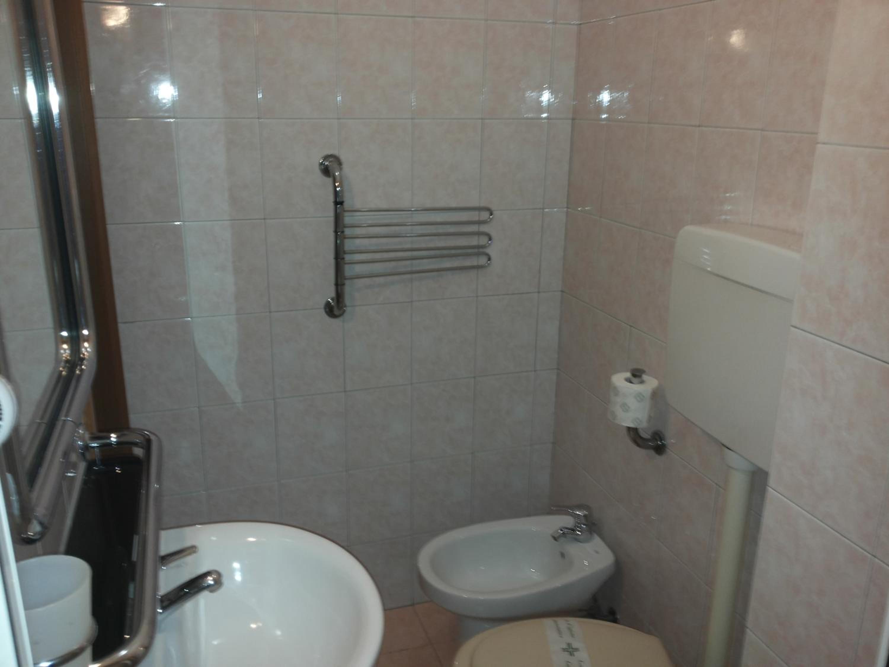 Hotel Le Querce en Milan — bathroom