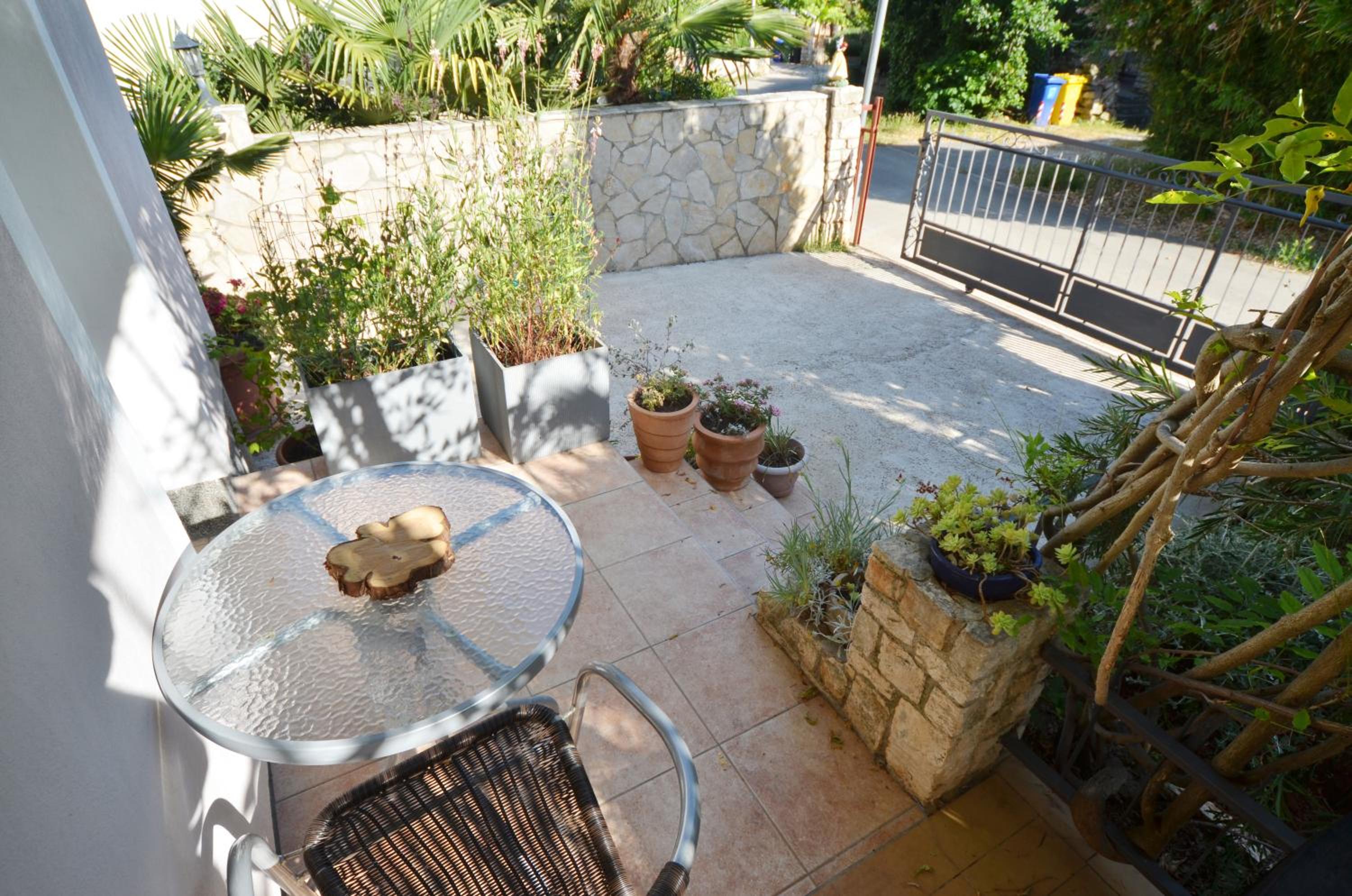 Apartments Mirta