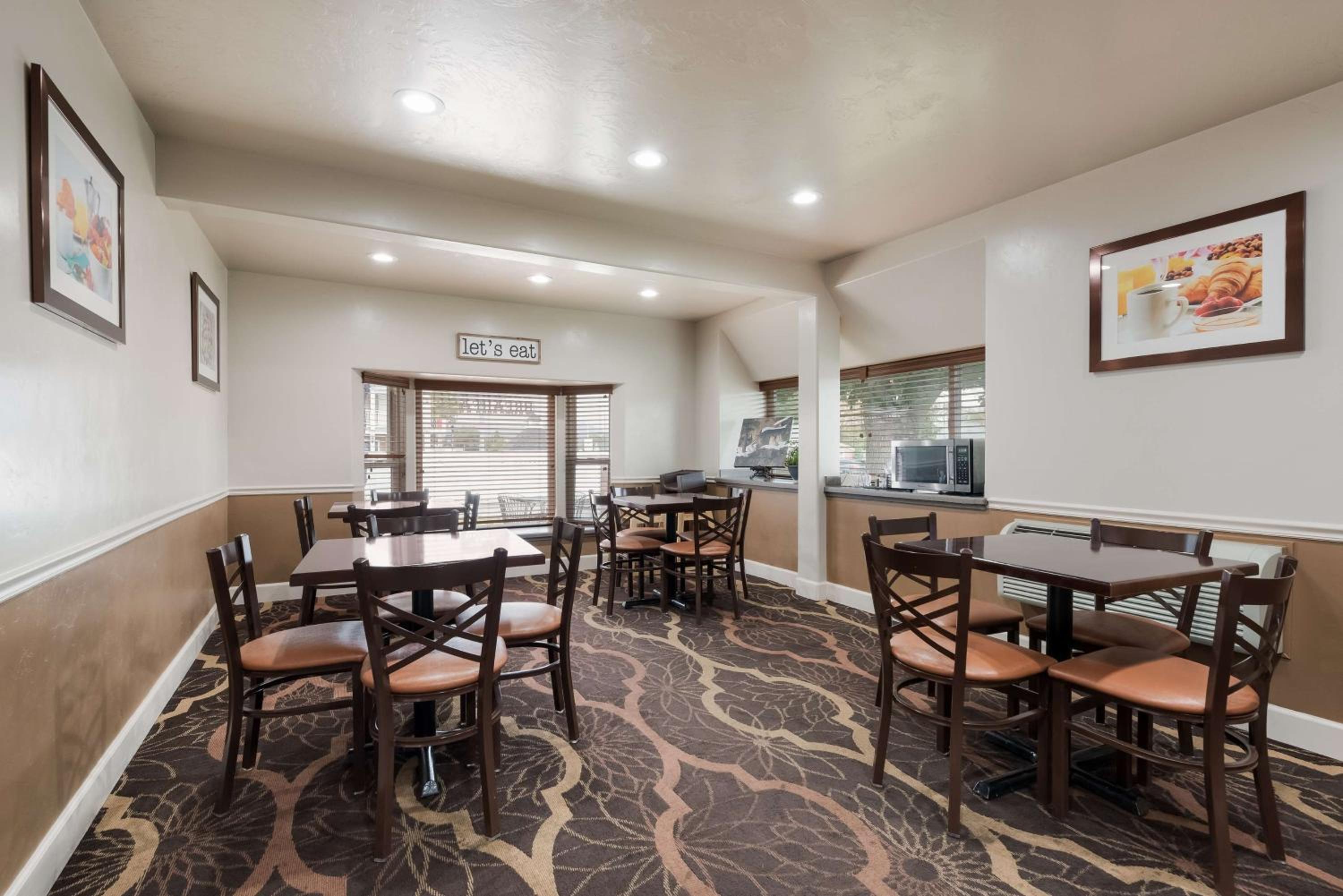 Beaver Vacations - Best Western Butch Cassidy Inn - Property Image 5