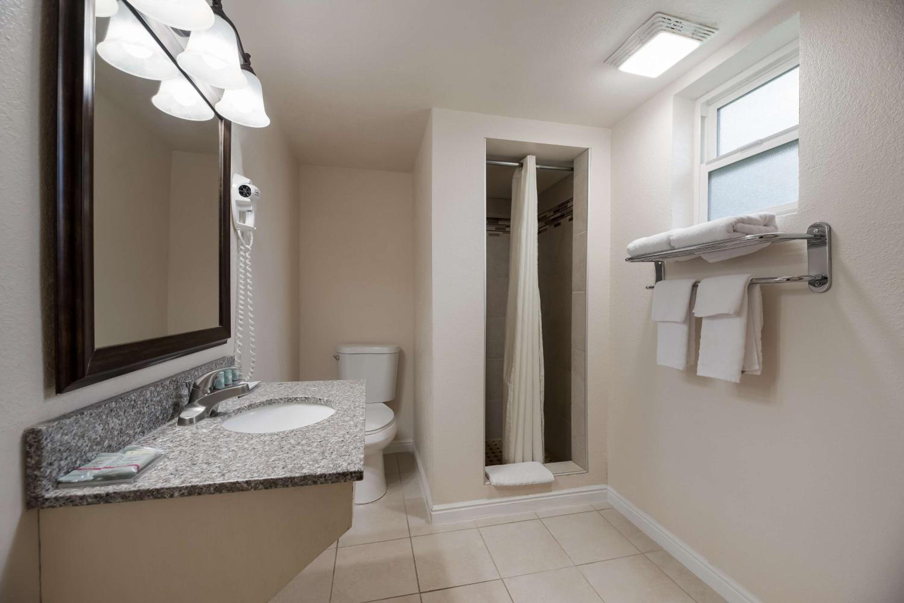 Beaver Vacations - Best Western Butch Cassidy Inn - Property Image 11