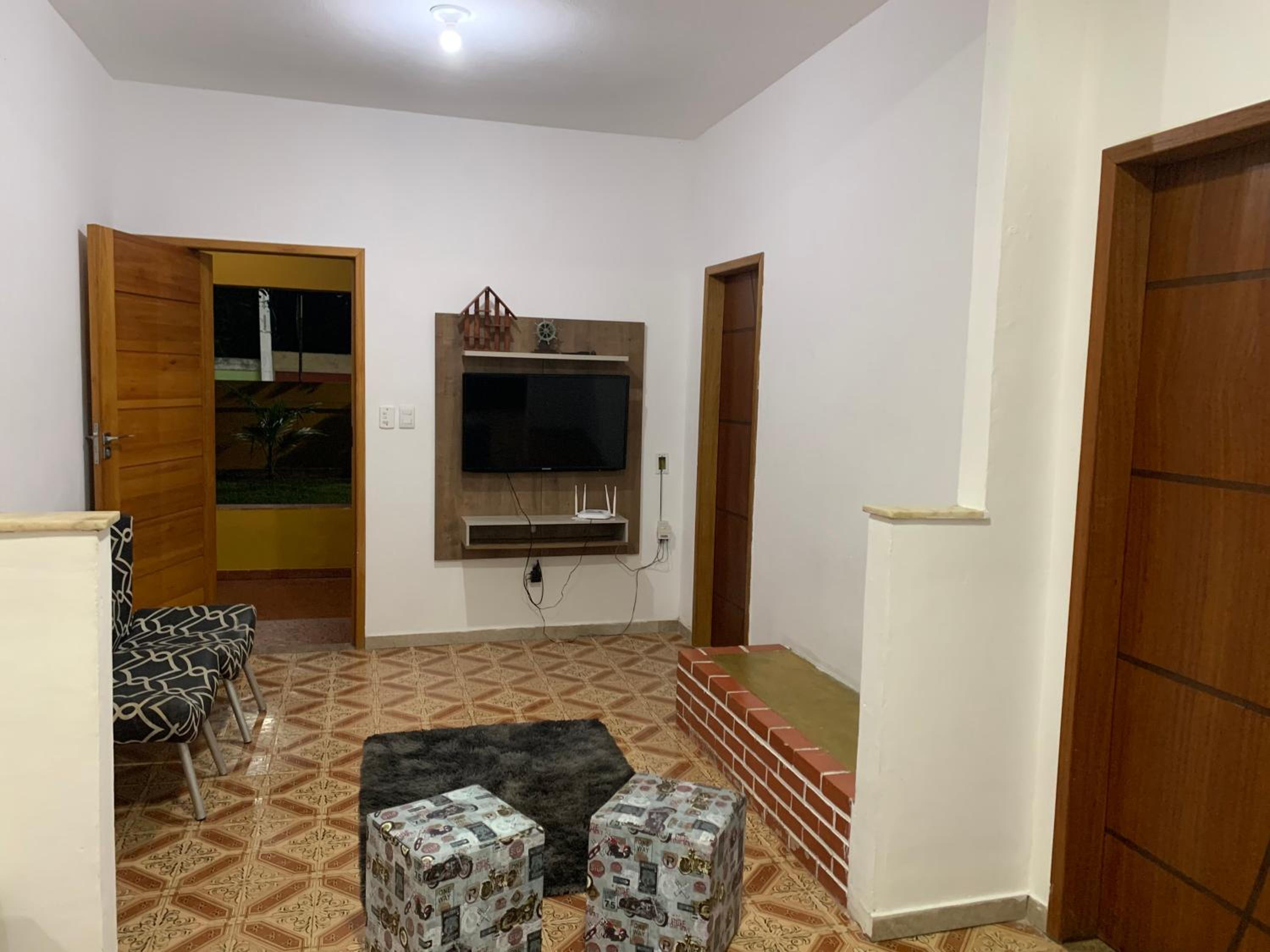 Casa espaçosa com Piscina próximo a Praia e lagoa