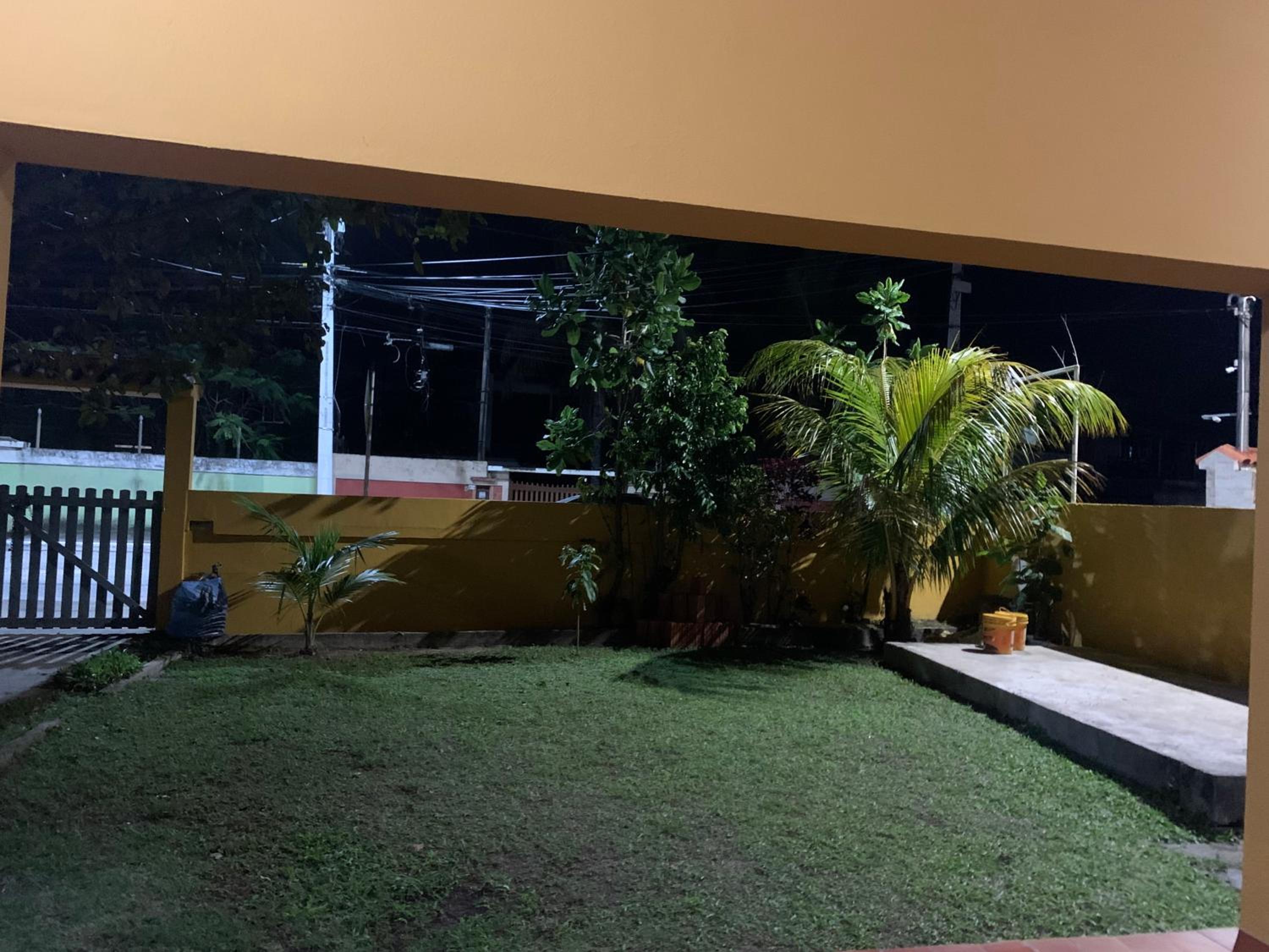 Casa espaçosa com Piscina próximo a Praia e lagoa