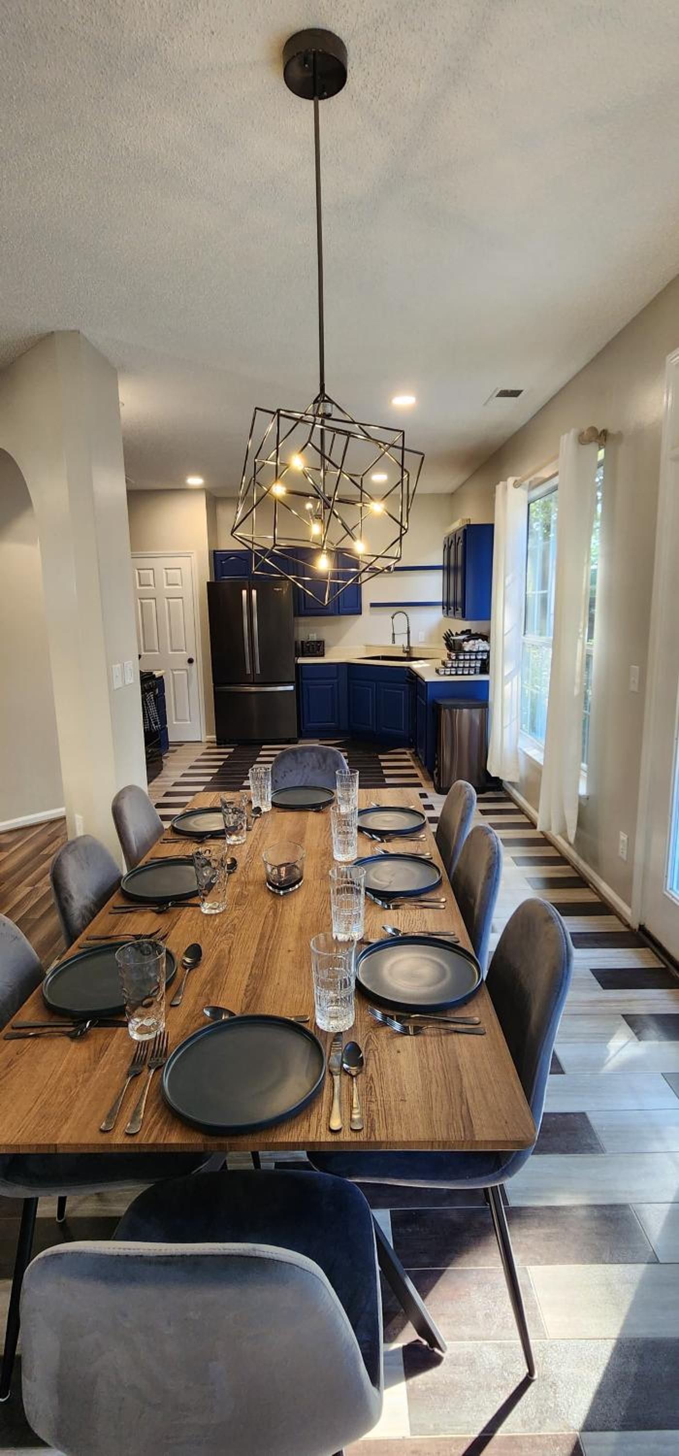 NEW! Wanna Savannah House, Modern, Great location! view 5