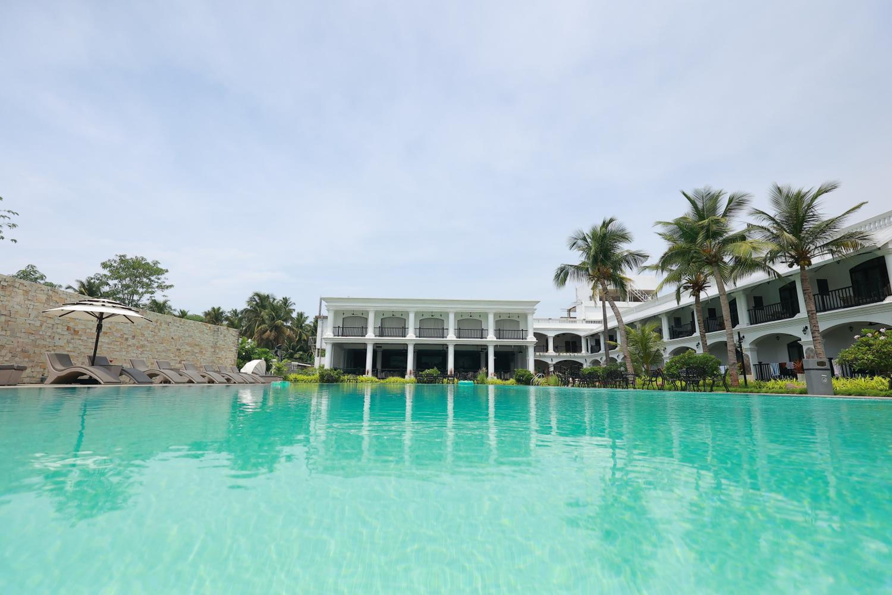 Lagoon Sarovar Premiere Resort - Pondicherry