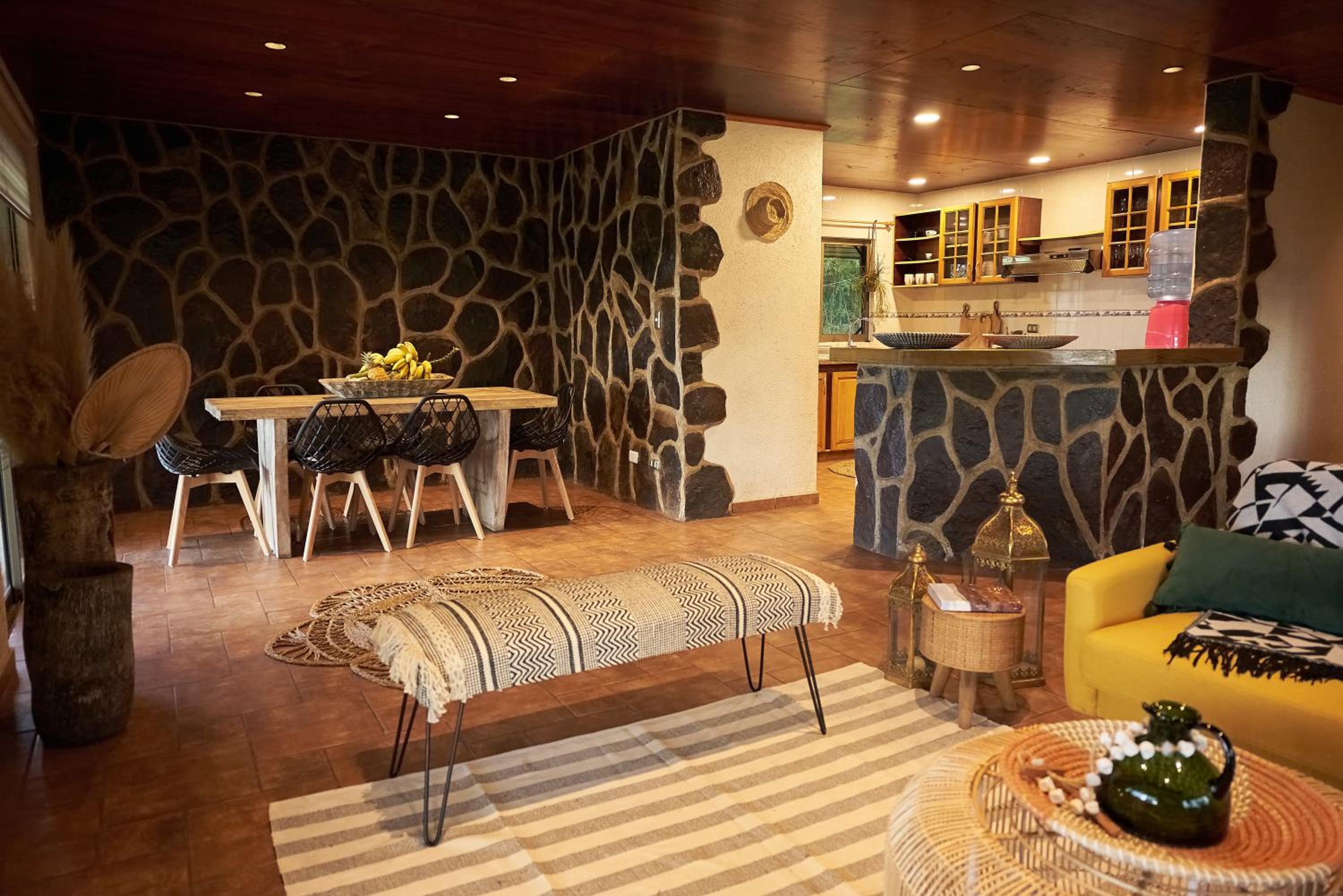 Hare Paoa Lodge