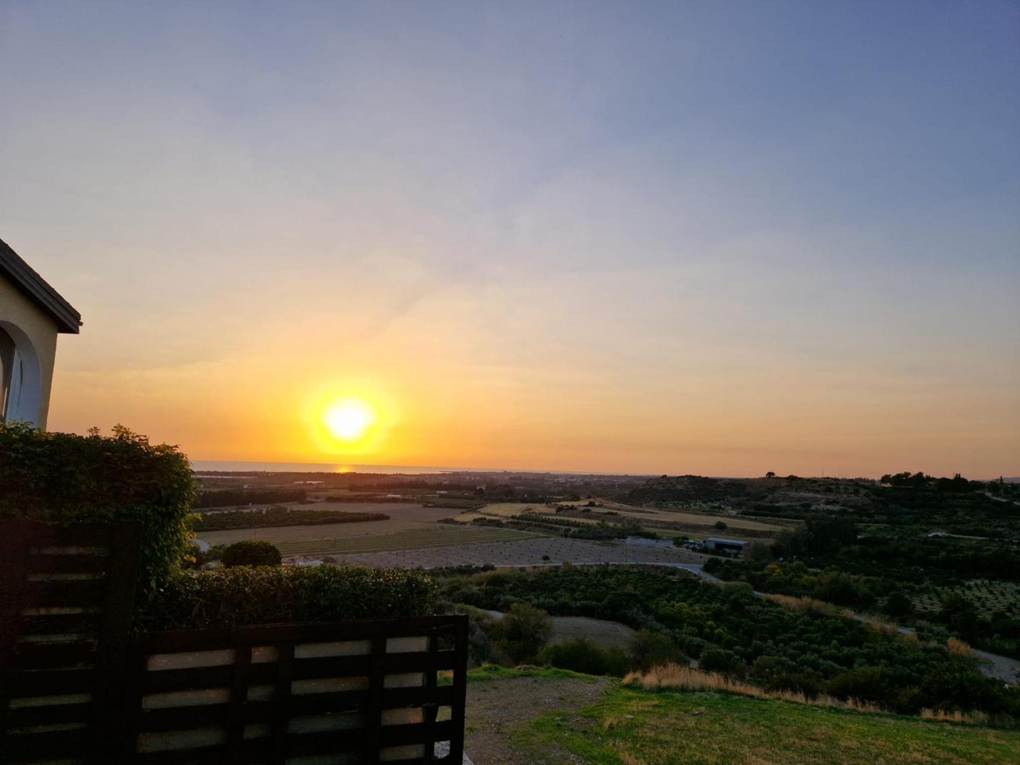 ARODAFNI HOUSE. Unique views and amazing sunsets.