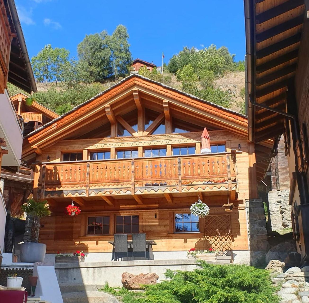 Magnifique et cosy chalet La Marmotte, St-Martin, Val d'Hérens view 3