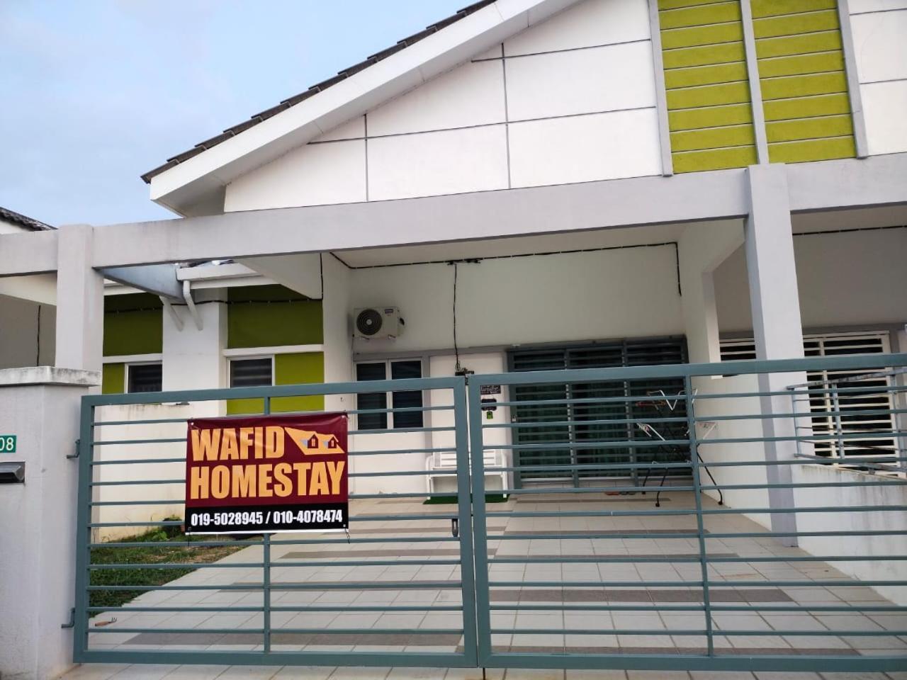 WAFID HOMESTAY SERI ISKANDAR photo 1