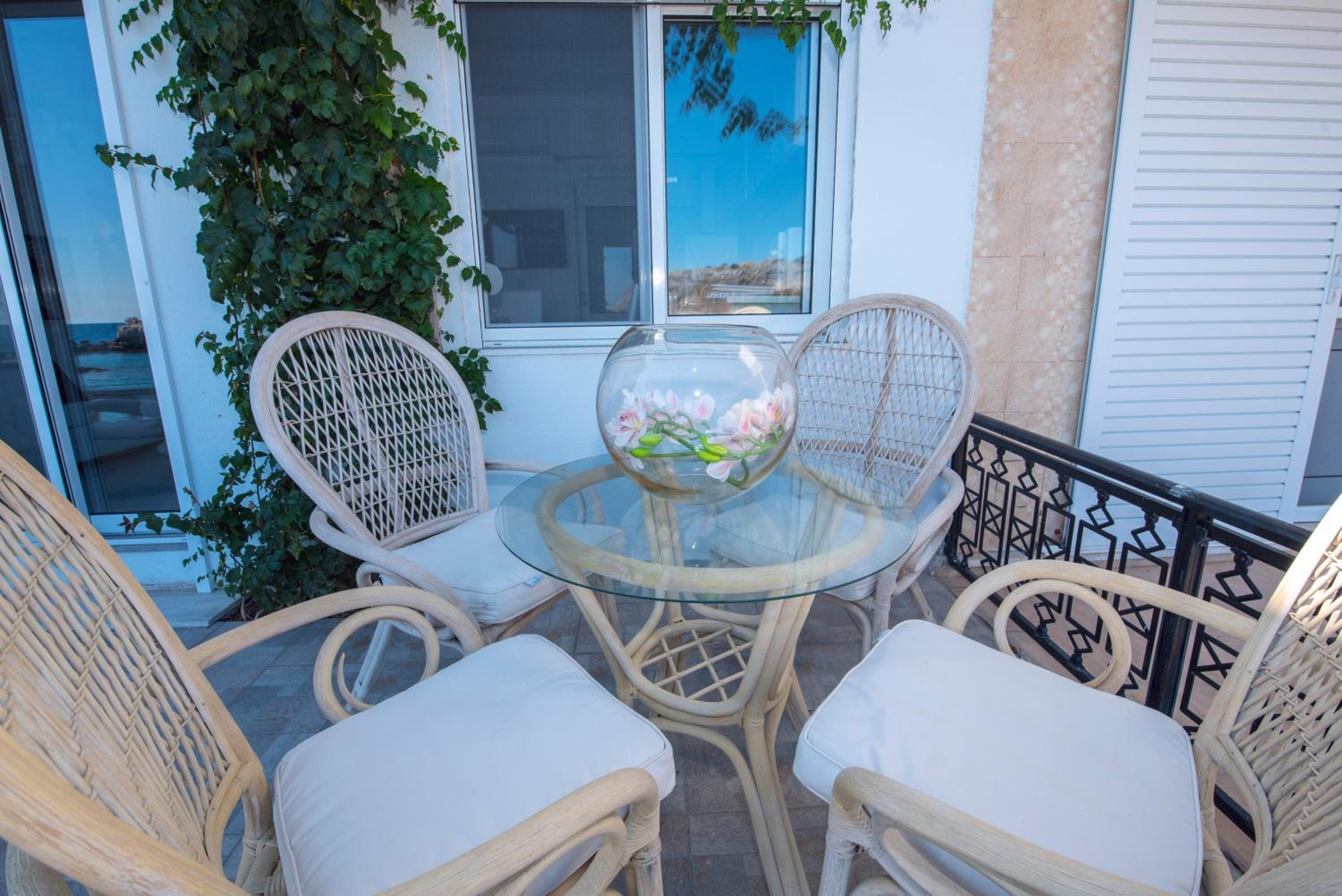 VILLA BLANCA