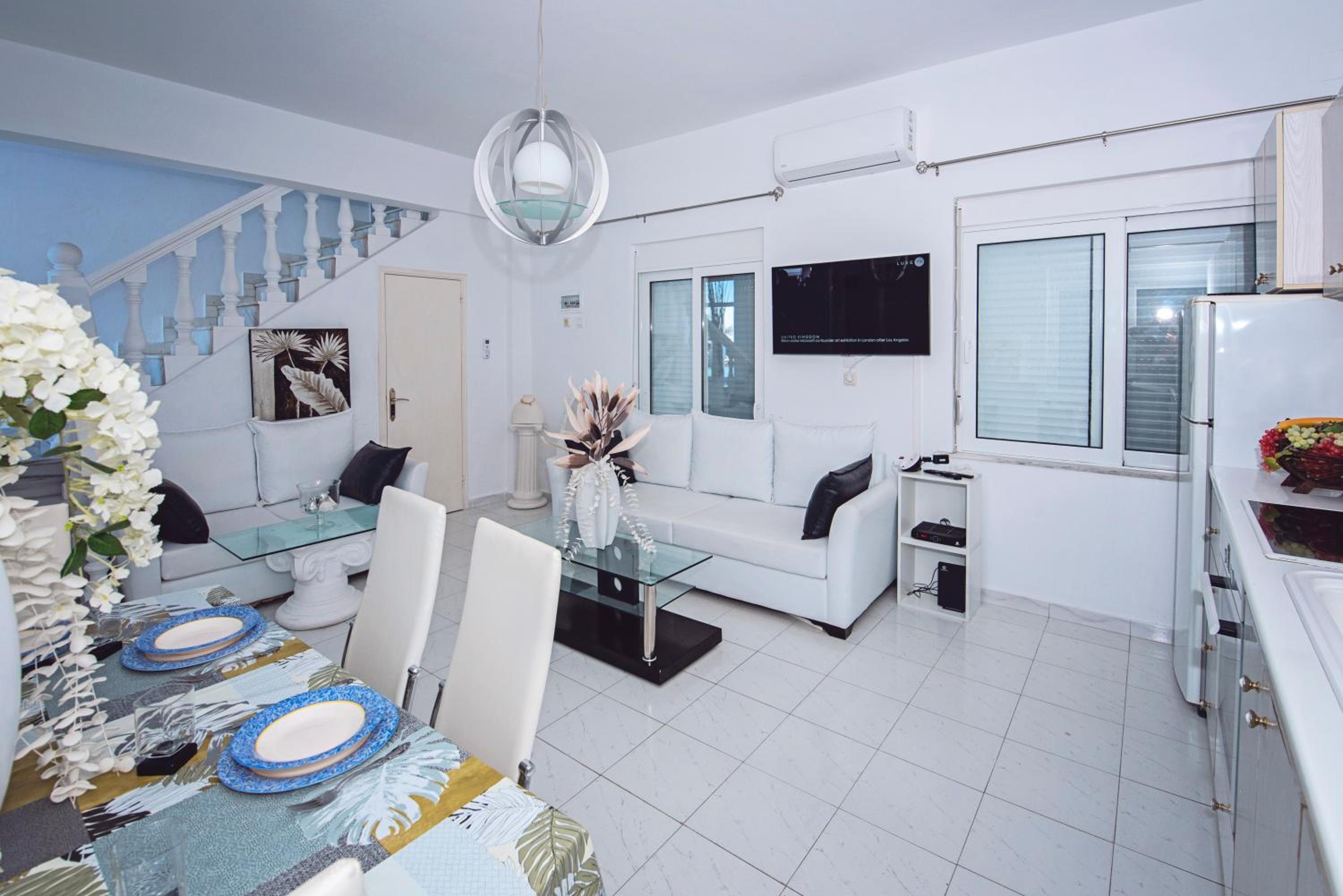 VILLA BLANCA