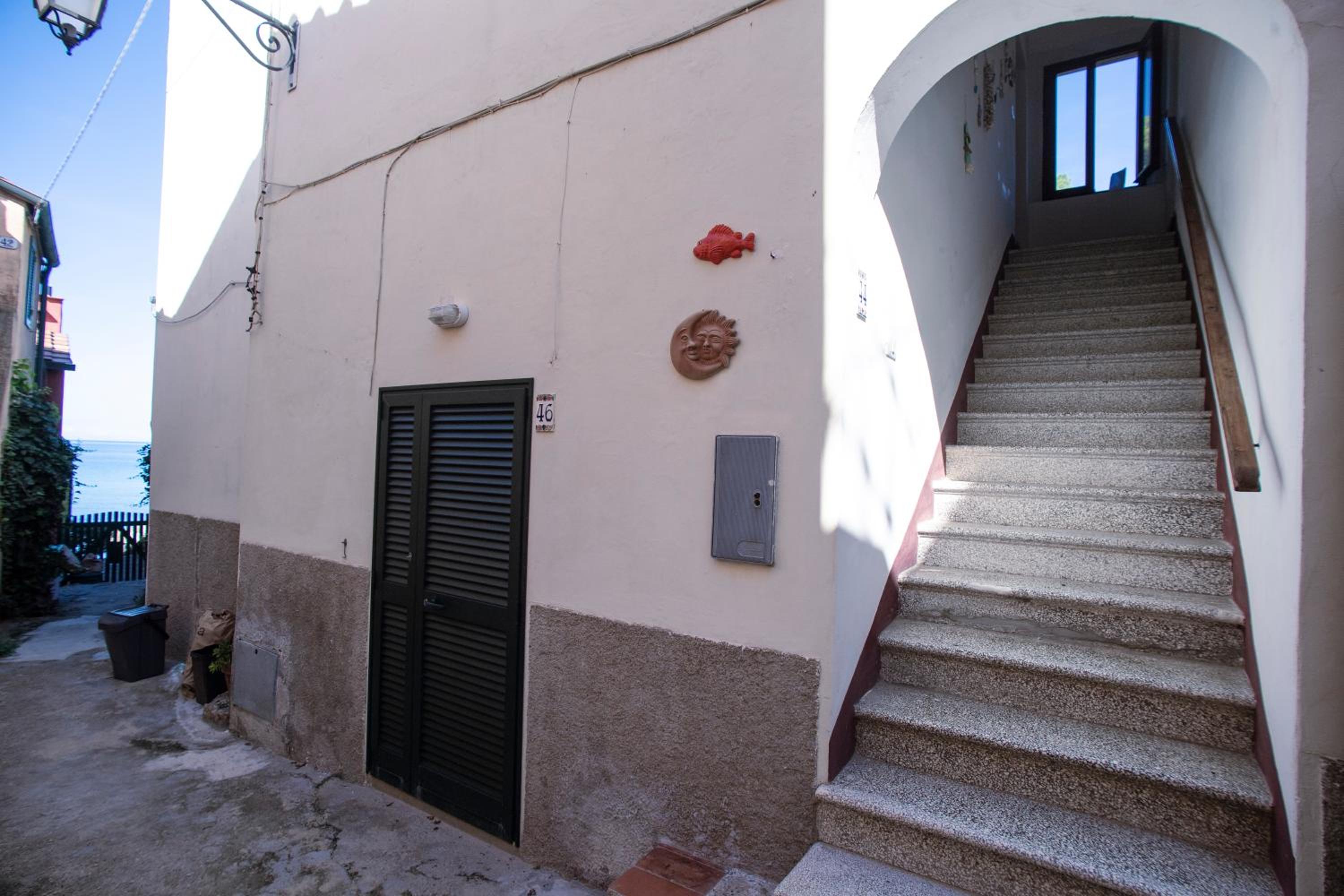 Photo 33