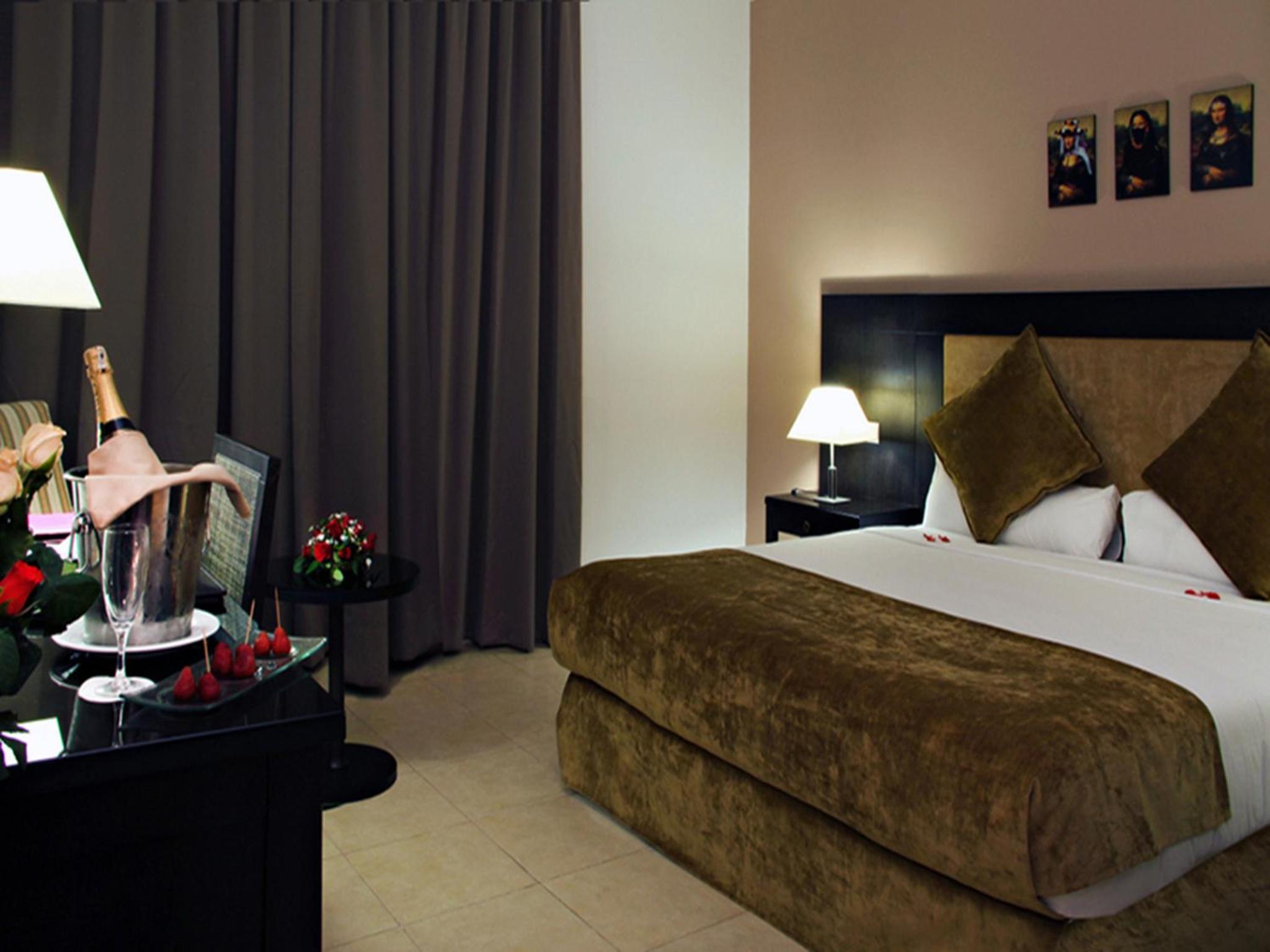 hotel room