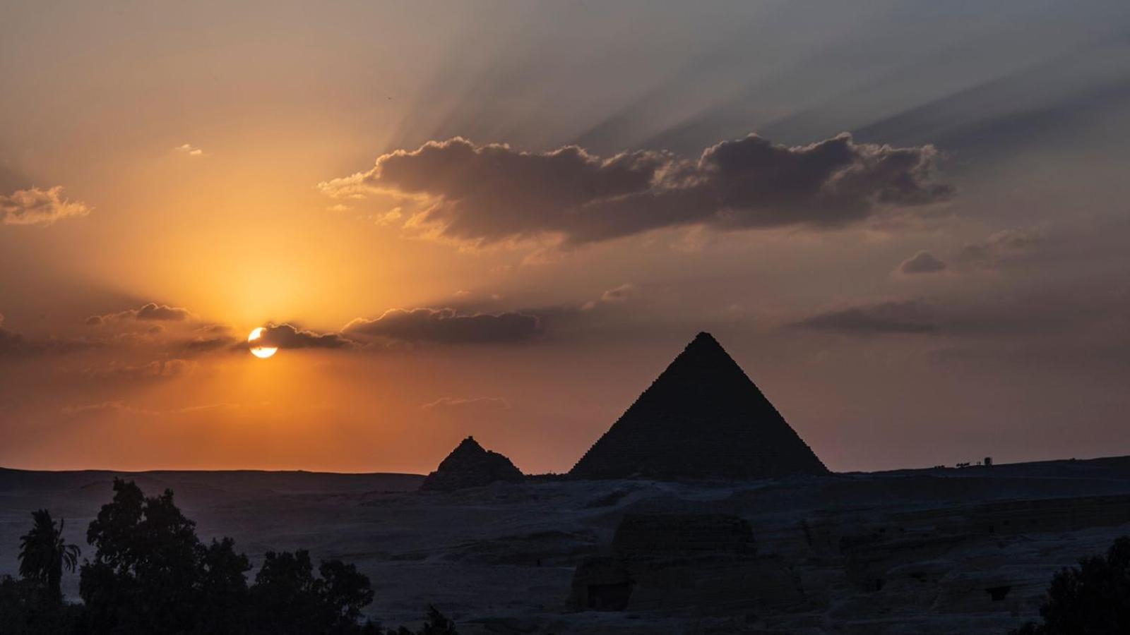 Royal Pyramids Inn