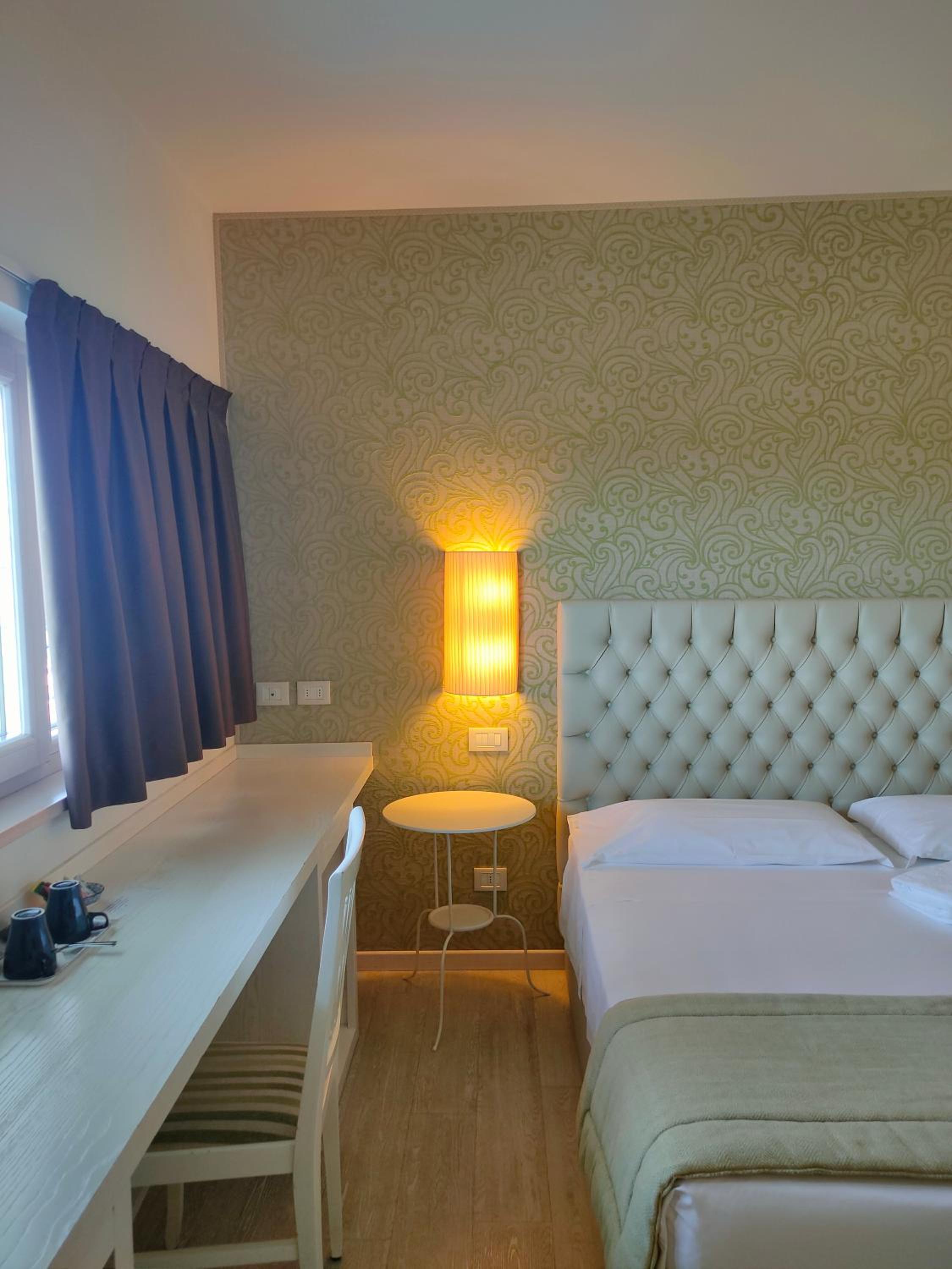Nuova Opera Rooms & Apartments