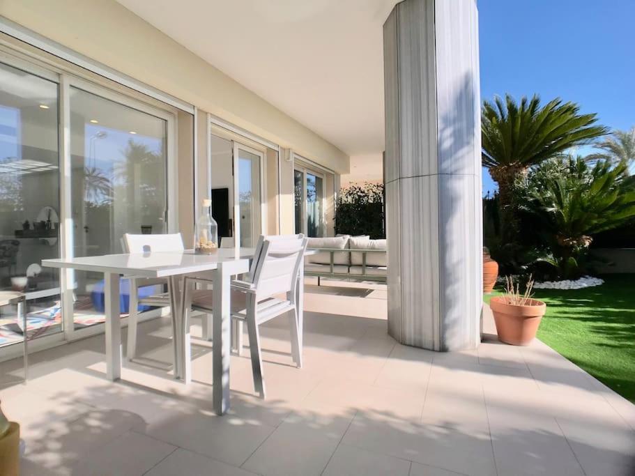 Palais Napoléon Seafront Luxury flat Golfe Juan view 5