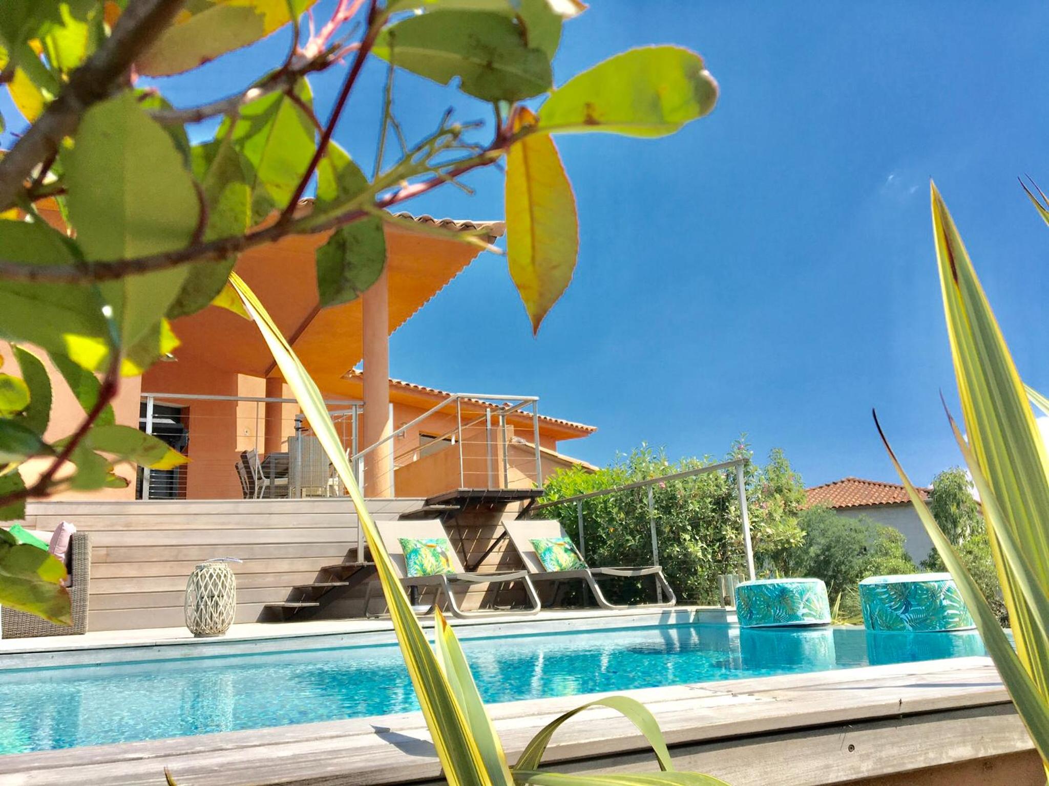 Villa Santa Giulia, vue panoramique sur la mer, 900 m de la plage