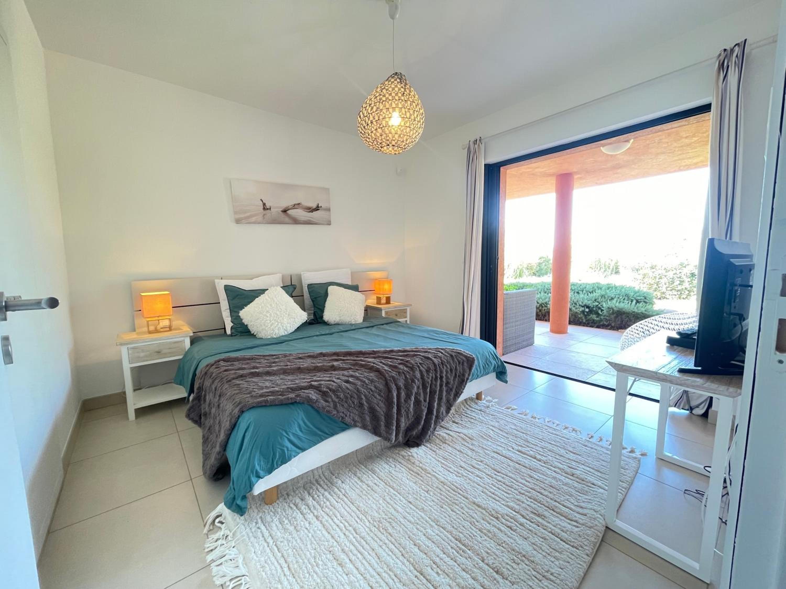Villa Santa Giulia, vue panoramique sur la mer, 900 m de la plage