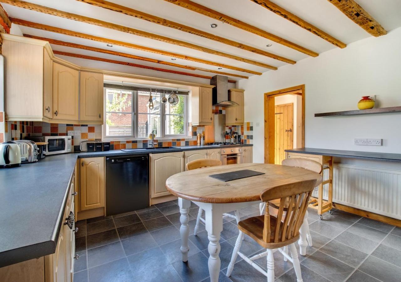 1 Bed in Benhall oc-2bg view 2