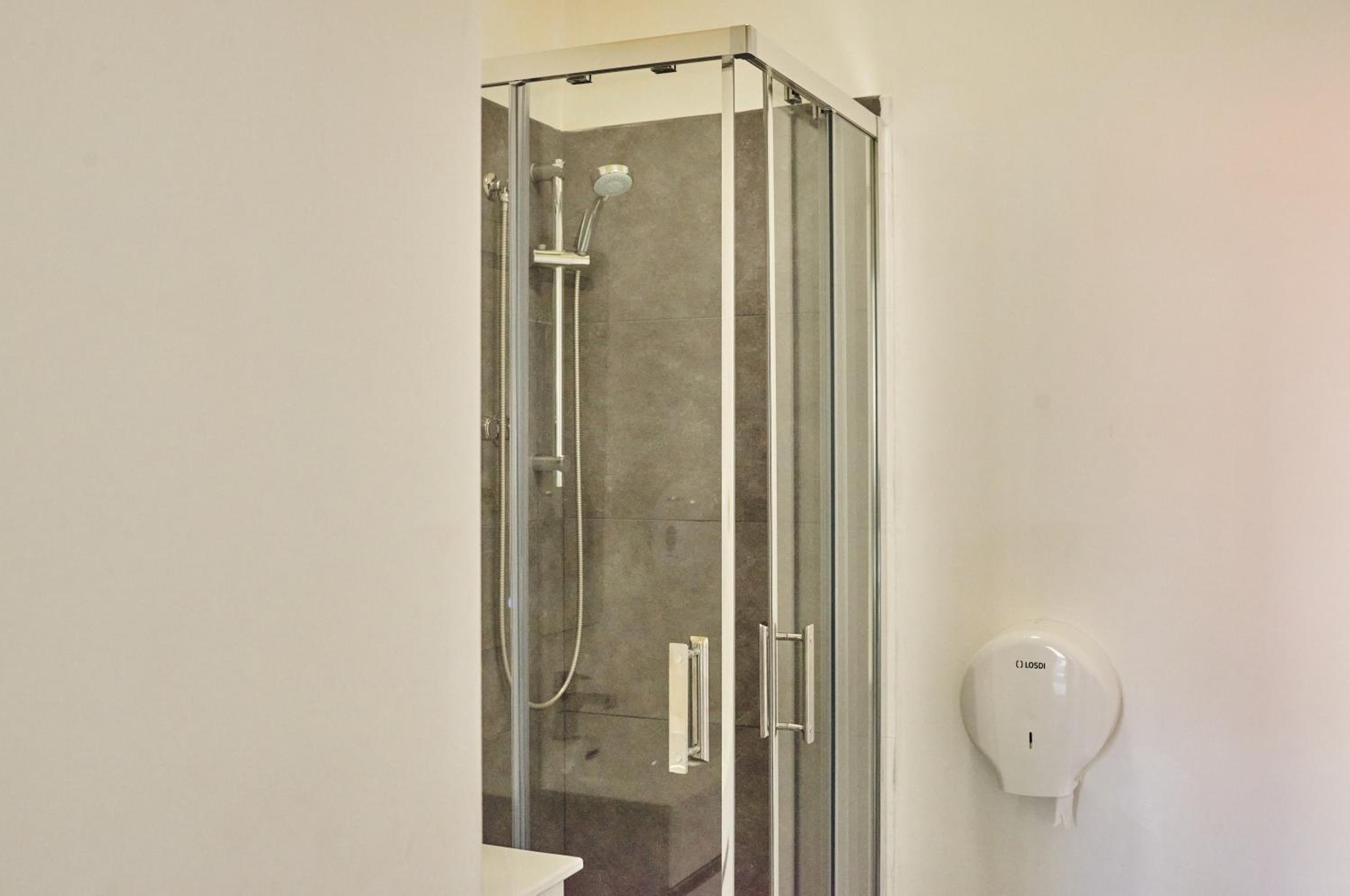 Ljmonade Hostel