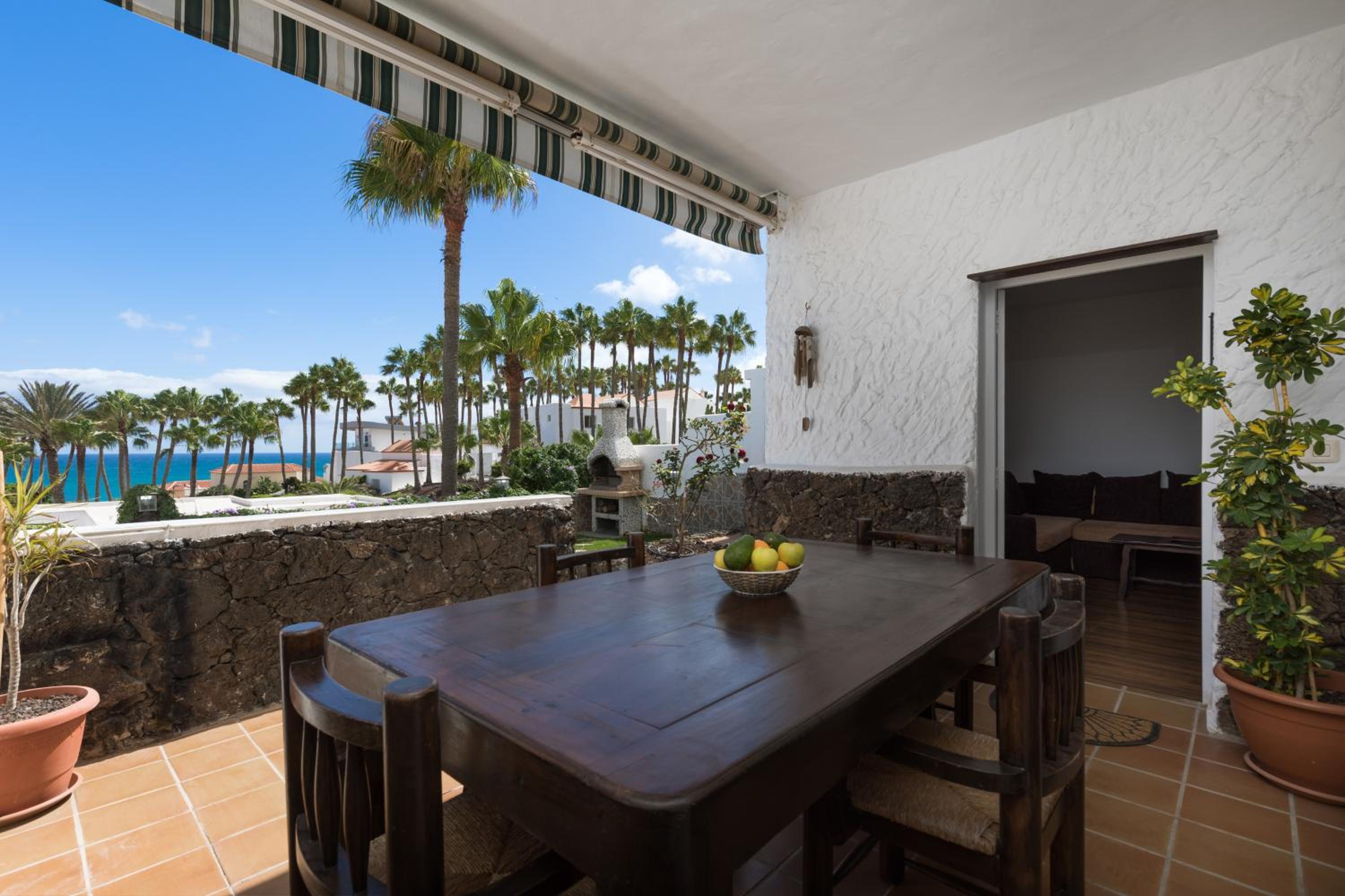 Casa Silvia, casa con jardín y vista al mar view 2