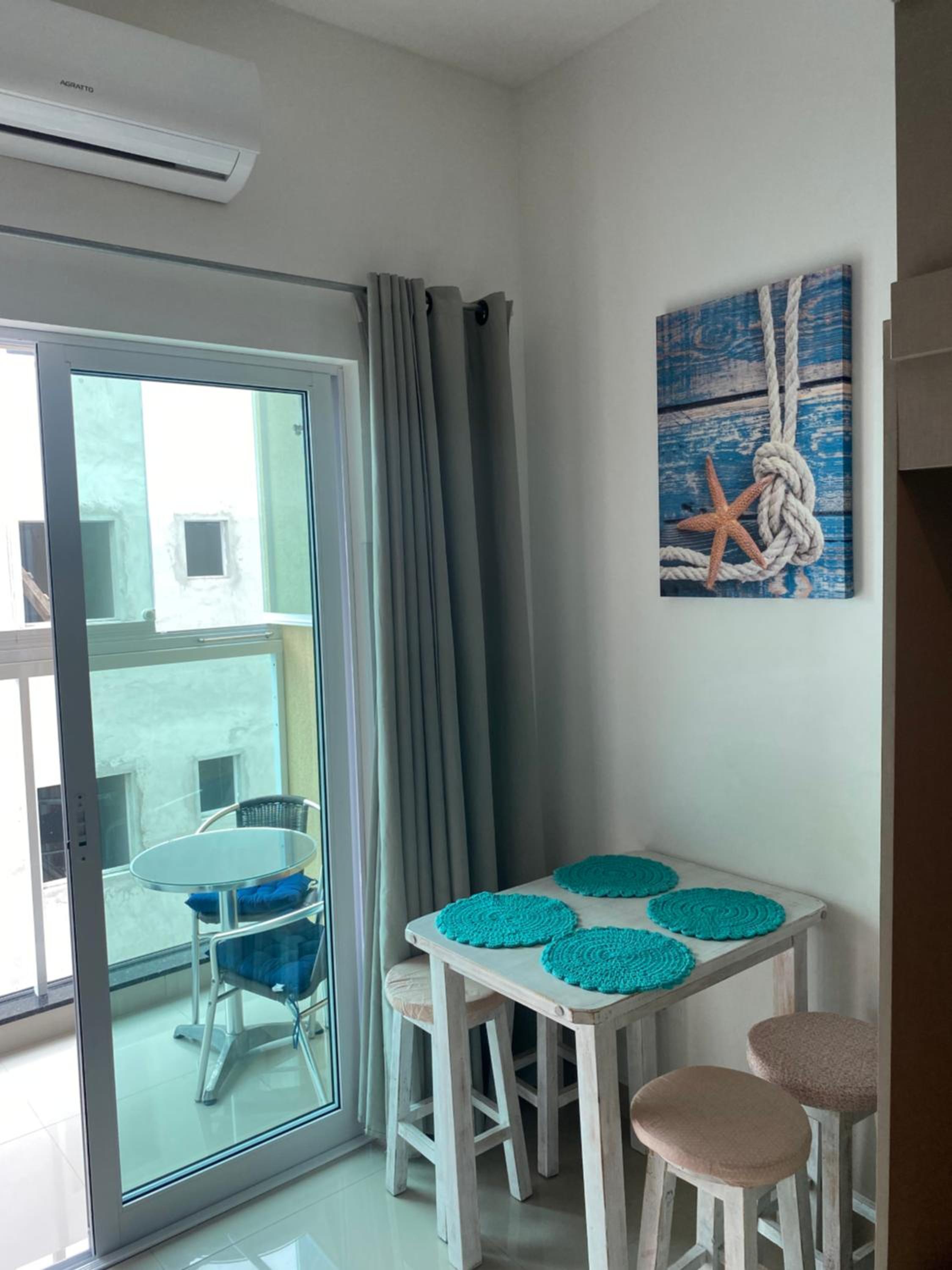 Lindo Studio Matinhos Prédio na beira mar.