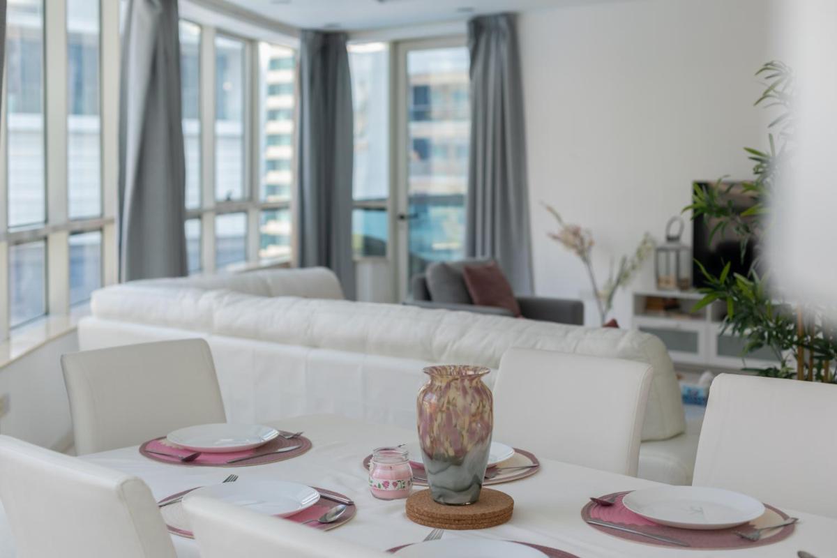 Dubai Marina - 5 bedroom, resort feel, great Amenities