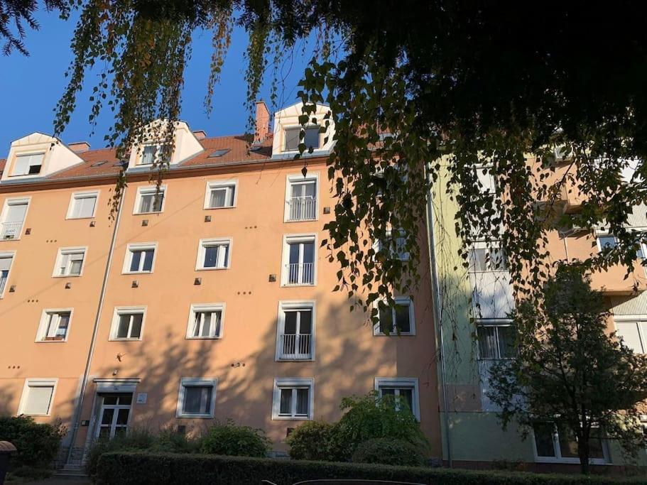 Hangulatos társasházi apartman Pécs belvárosában view 5