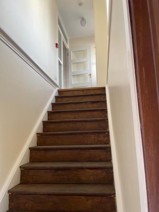 Kennys apartment