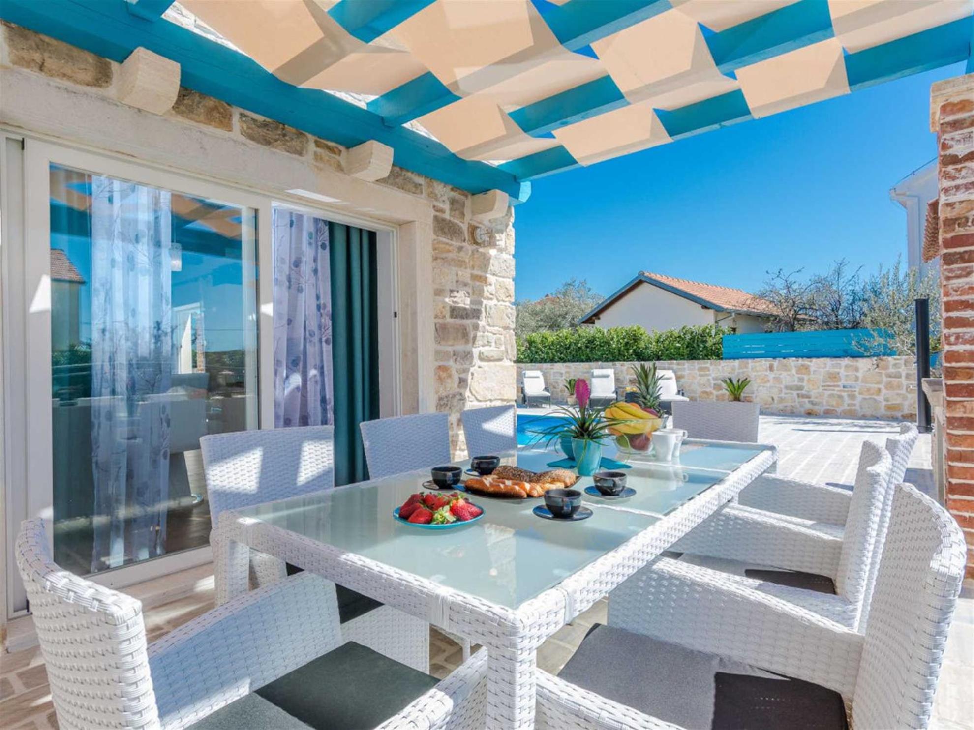 Stone Villa Gelosia Rustica with pool view 2