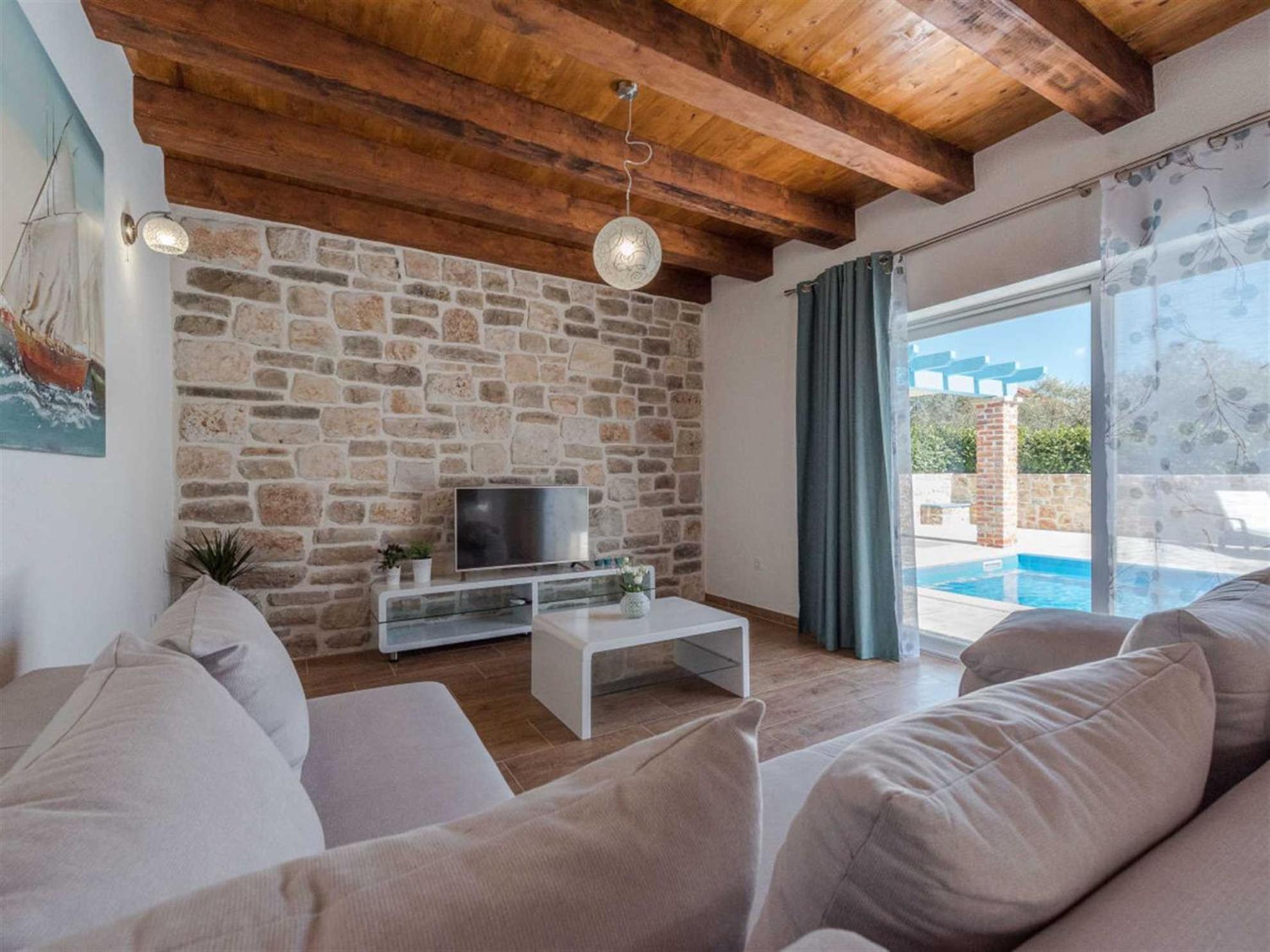 Stone Villa Gelosia Rustica with pool view 4