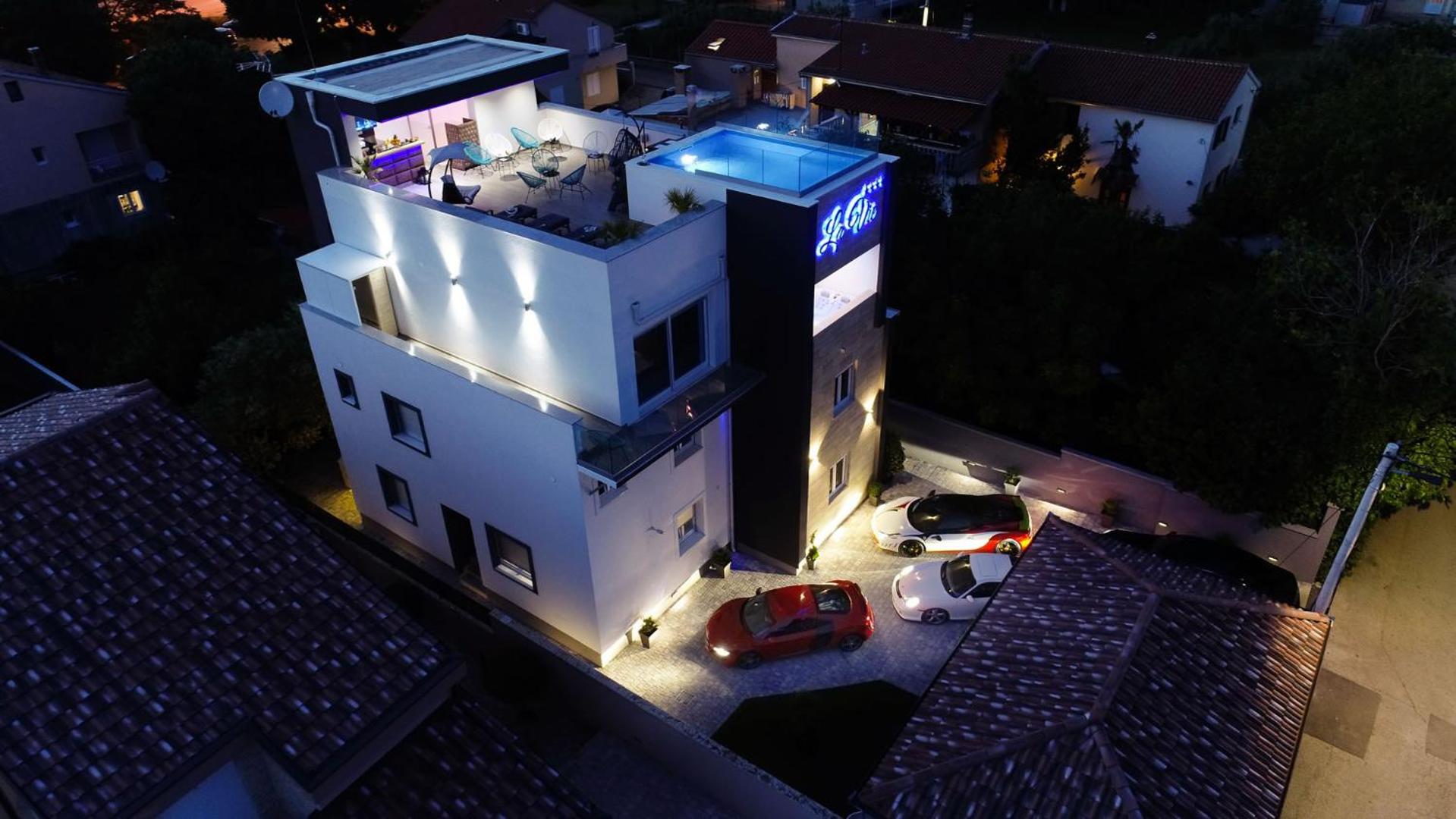 Rooftop heated pool Villa Jelena