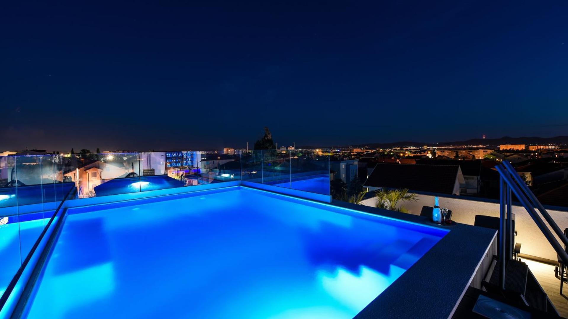 Rooftop heated pool Villa Jelena
