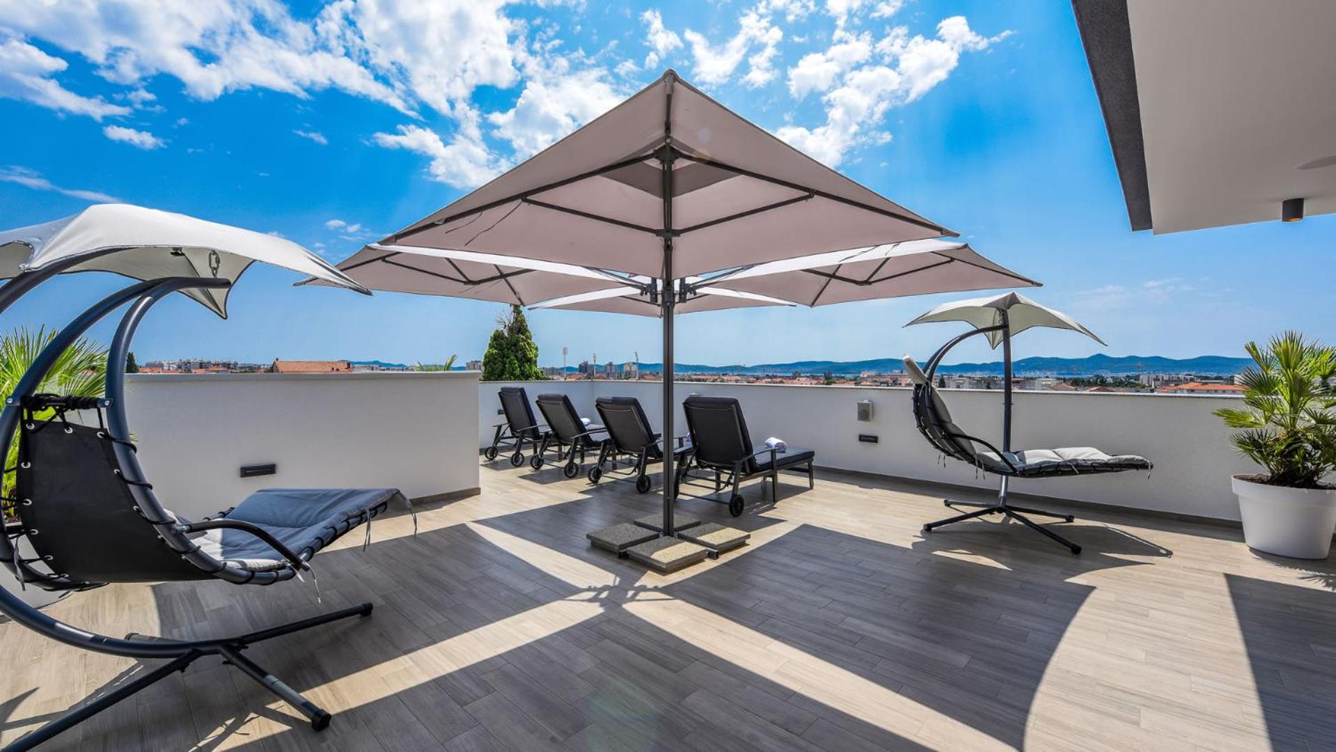 Rooftop heated pool Villa Jelena