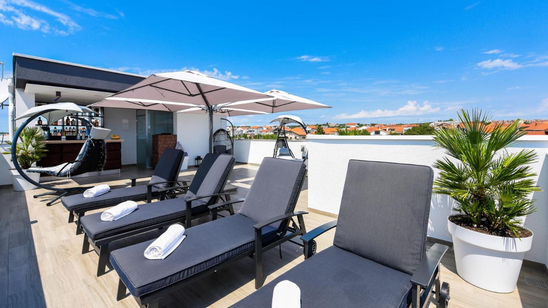 Rooftop heated pool Villa Jelena
