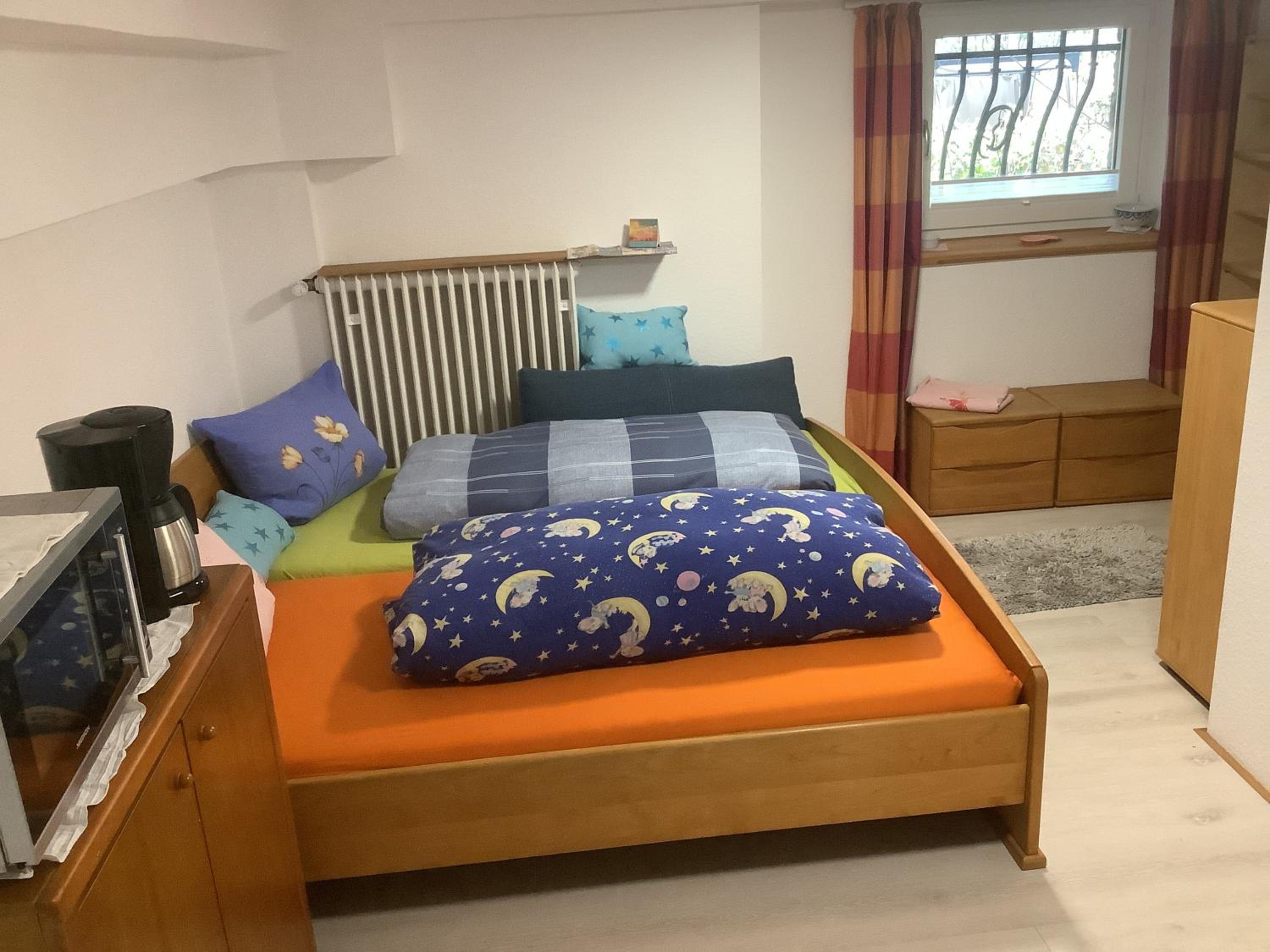 Doppelzimmer mit neuem Bad und Sportpool-Nutzung außen, Villa Naturpark, Garten mit Rheinblick