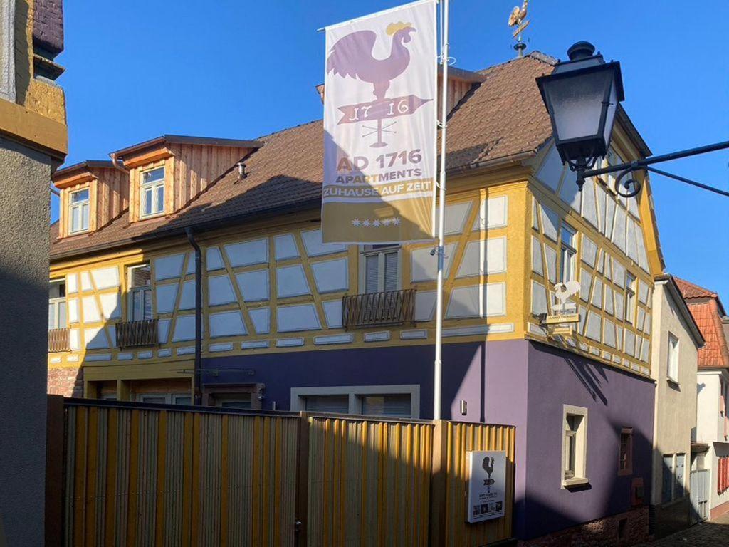 TENNENBODEN-Komfort-DZ-die-ehemalige-Tenne-in-der-Hofstallung