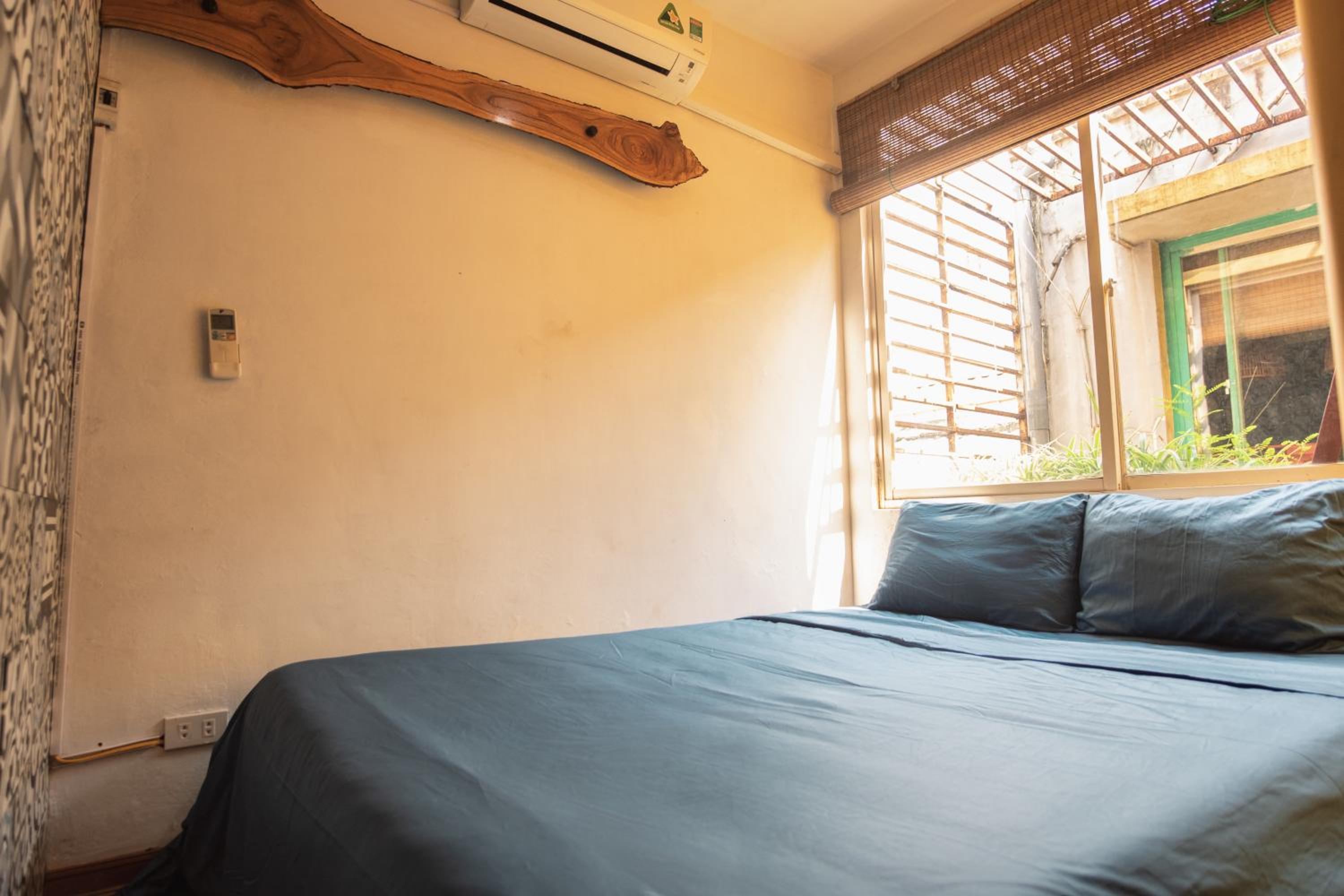 Entire French house with 4 bedrooms in Hanoi downtown