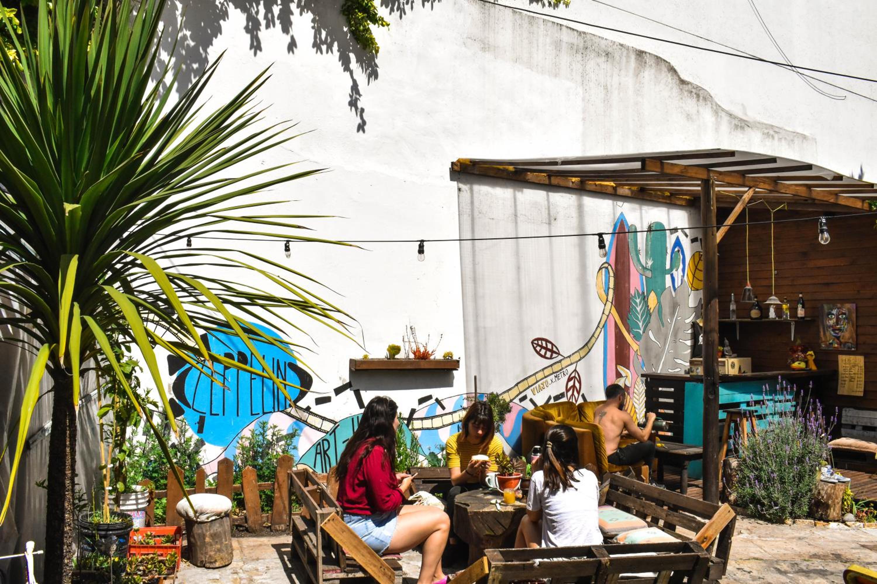 Zeppelin Art-Hostel