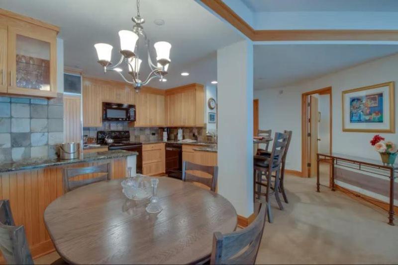 Luxury Charter 2 Bedroom Vacation Rental With Quick Access To The Ski Slopes And Beaver Creek Village view 4
