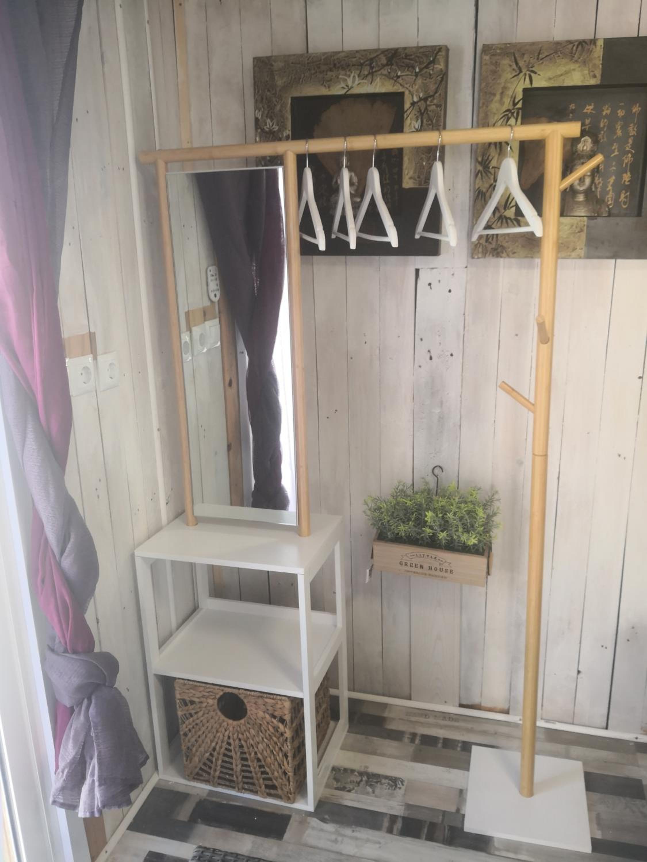 Flor de Loto Romantic Woodhouse casita camping