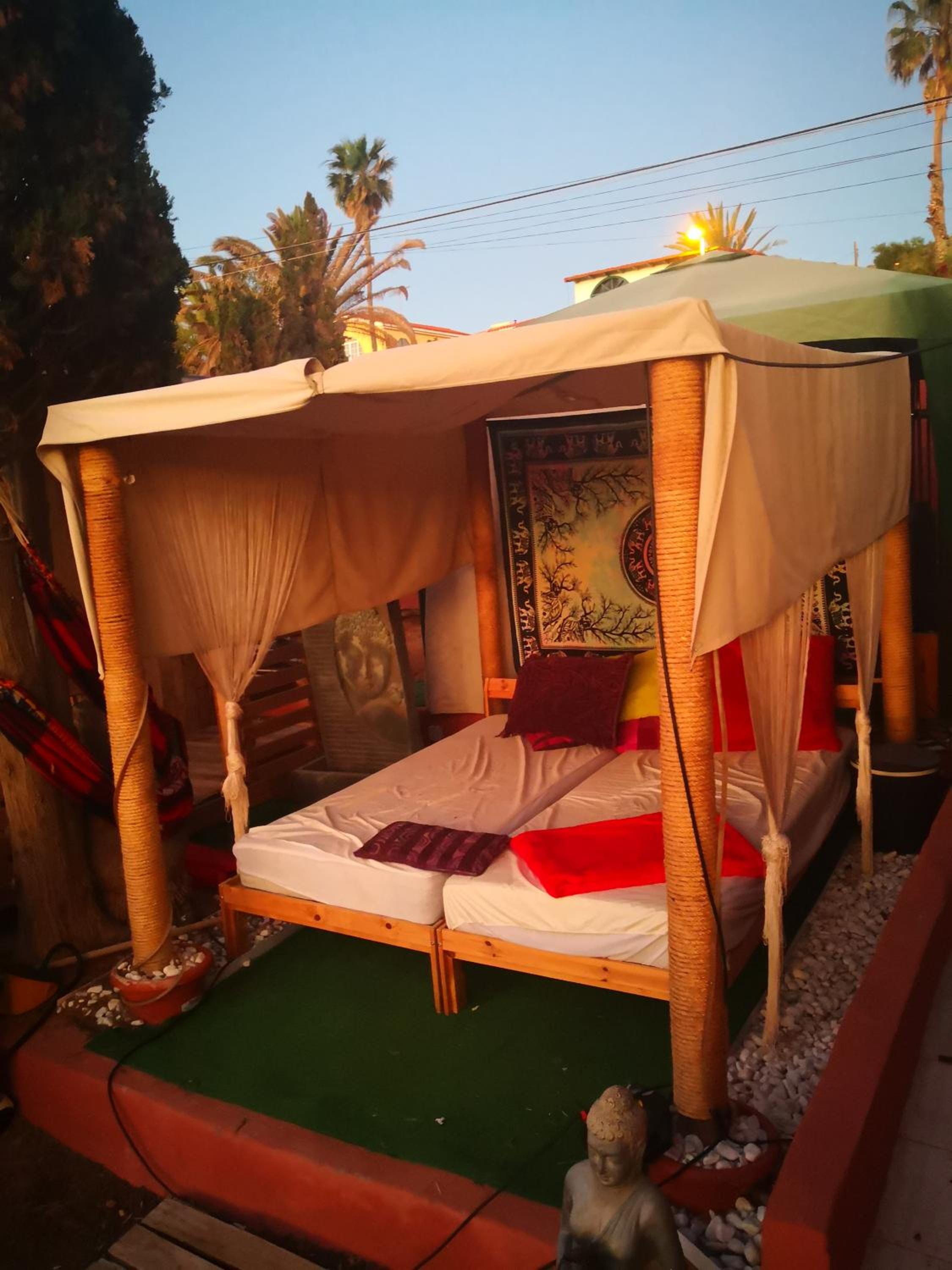 Flor de Loto Romantic Woodhouse casita camping