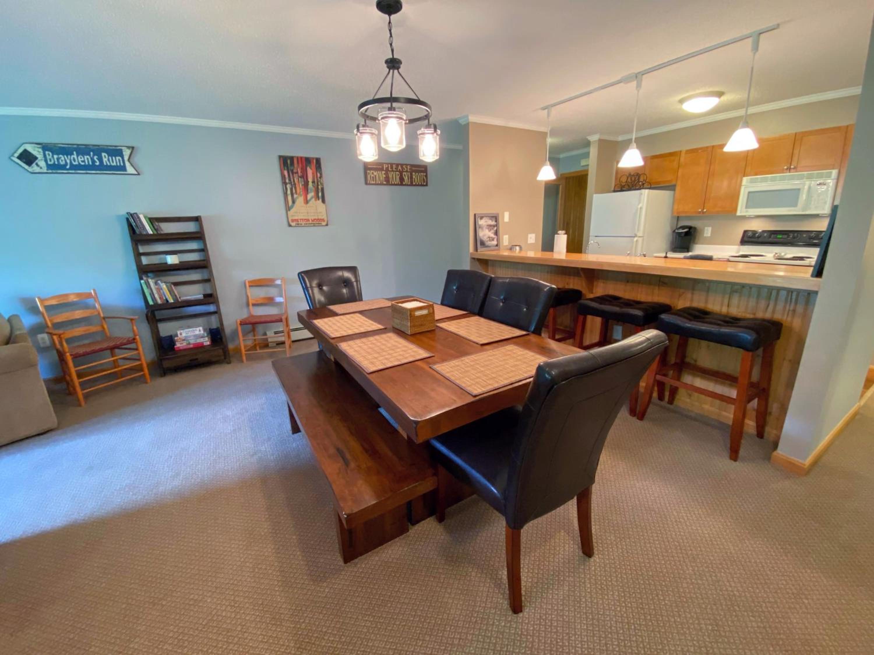 SC17 - Spacious comfortable 1 minute to skiing and Mount Washington Hotel view 5