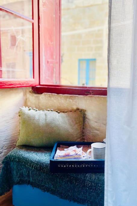 300yr old, self catering, tiny house in Victoria Centre, Gozo view 2